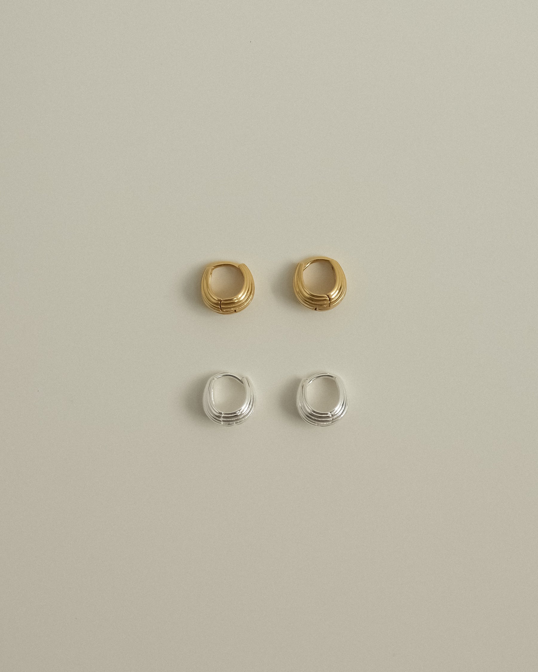 Tiny Sasha Ribbed Puffed Hoop Earrings