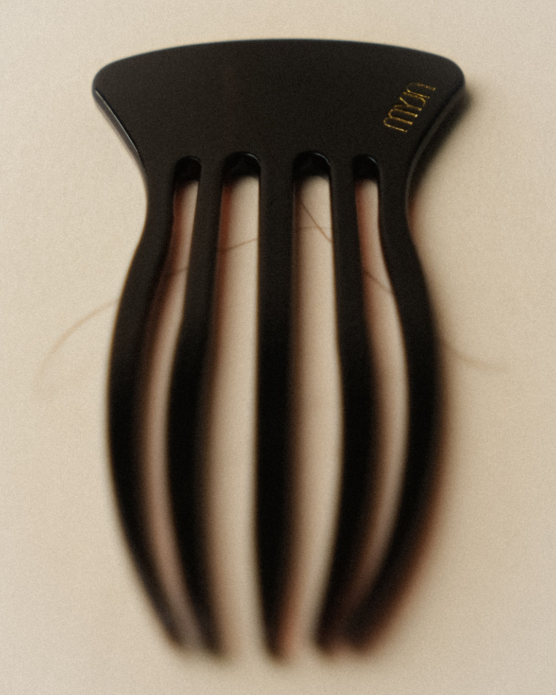 The Gardienne Hair Comb, Agate