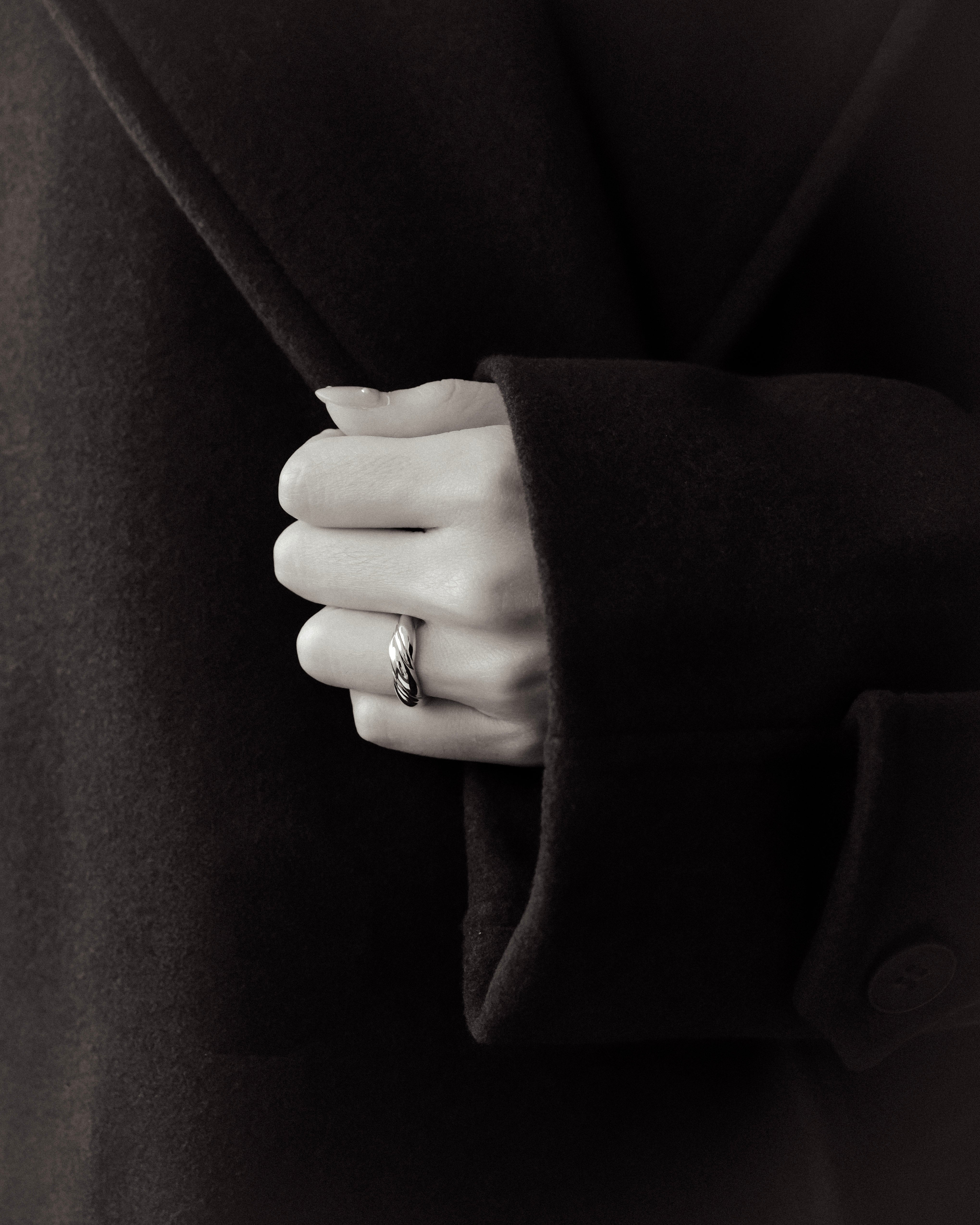 Arja Spiral Band Ring