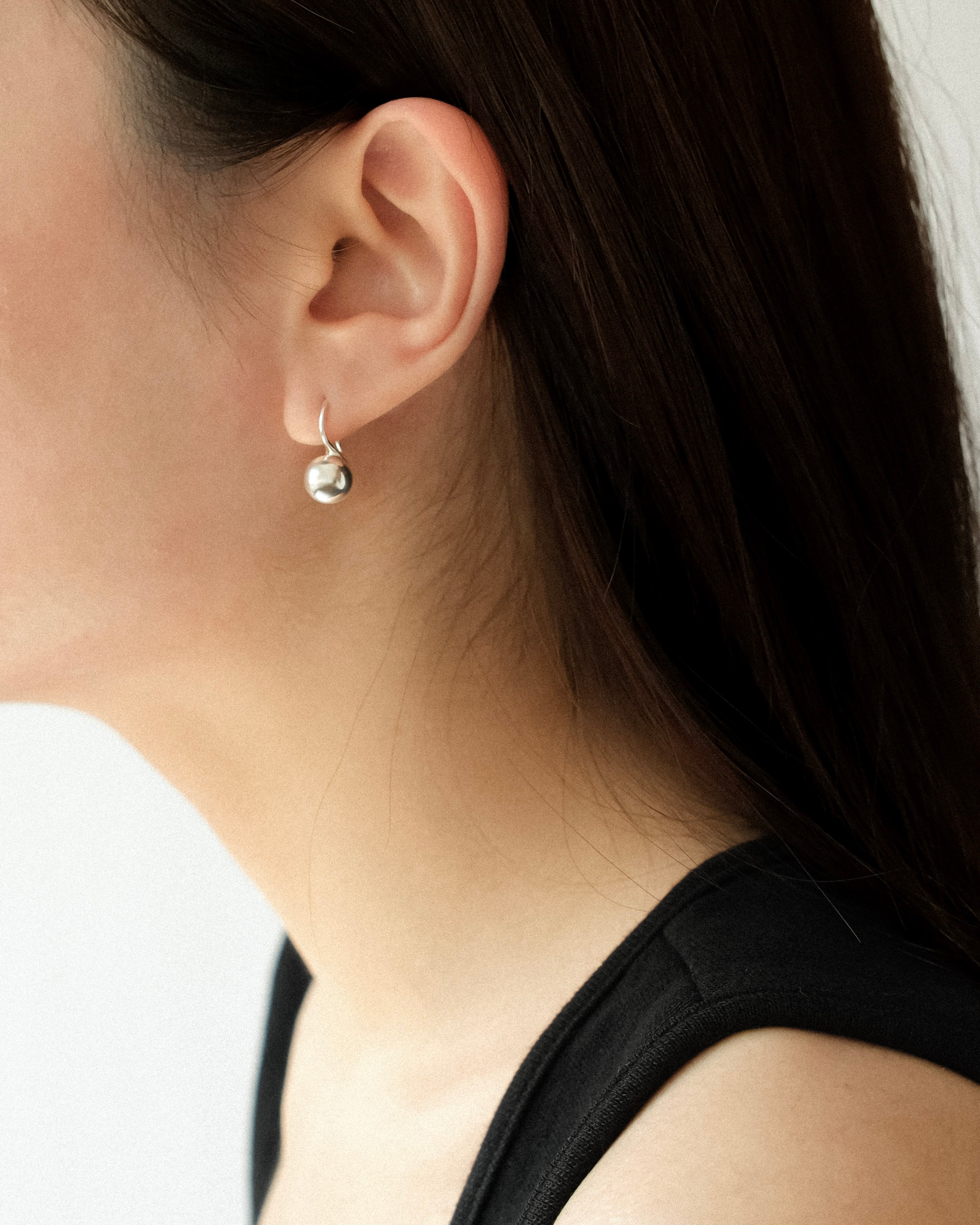 Piccola Quaver Ball Dangle Earrings