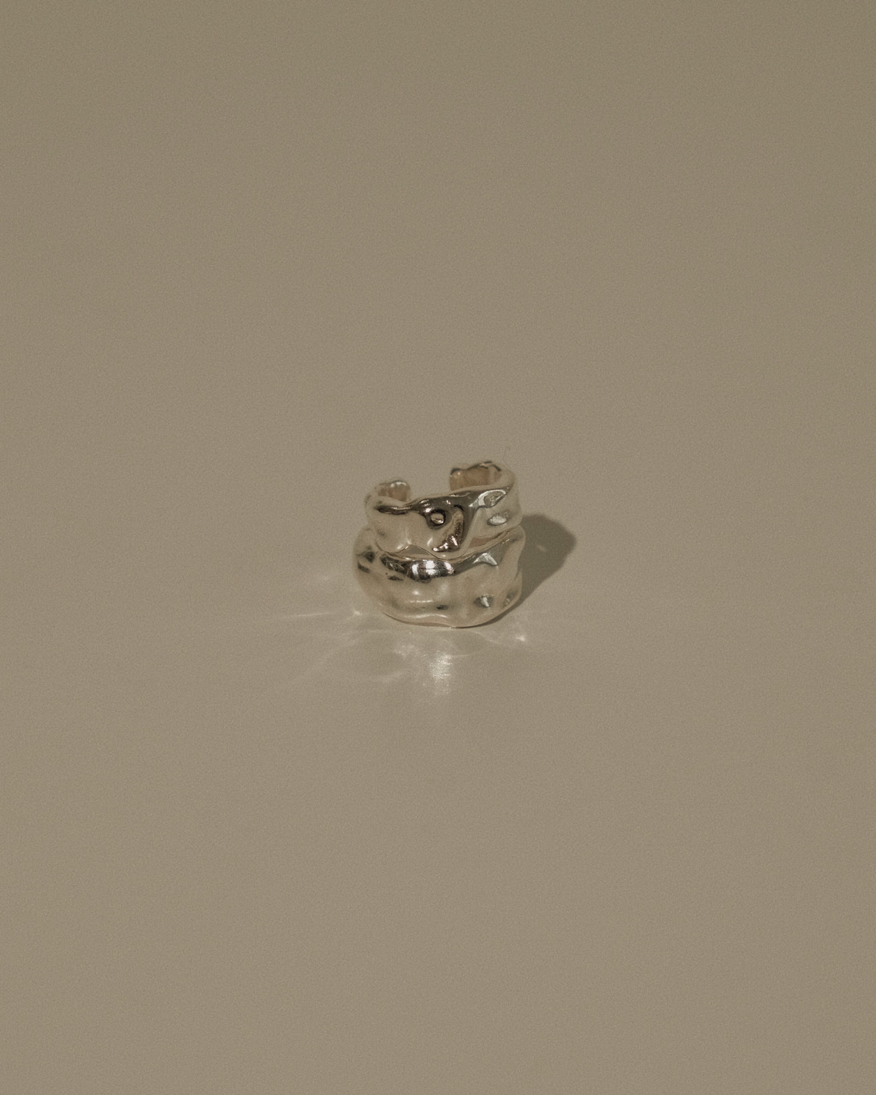 Daia Twin Bold Hammered Ear Cuff