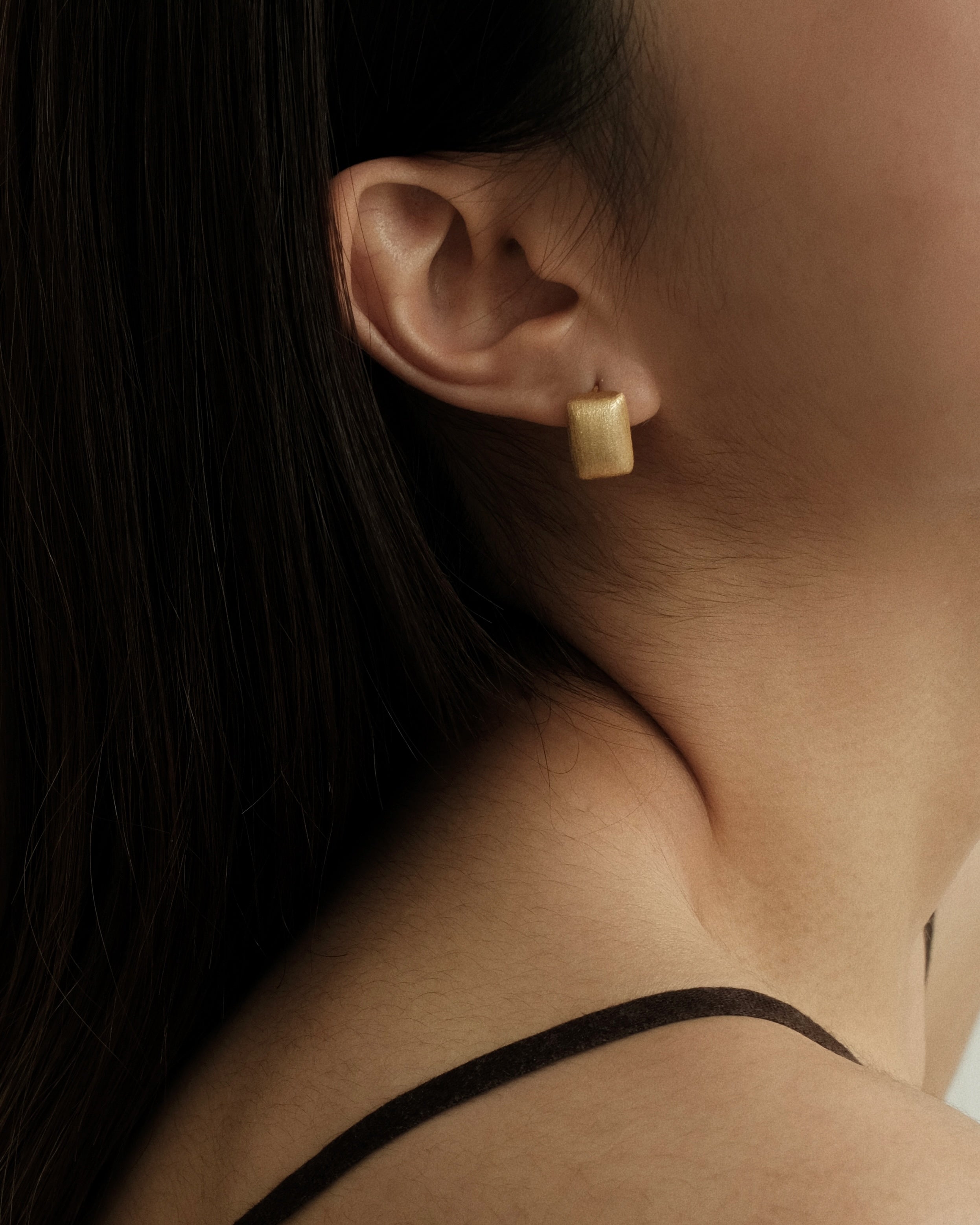 Kei Brushed Ractangle Hoop Earrings