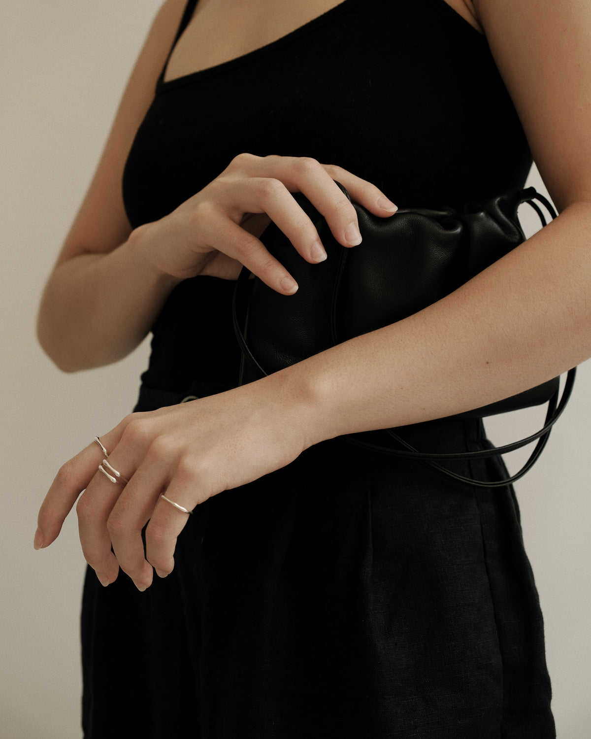 Dea Fluid Thin Band Ring