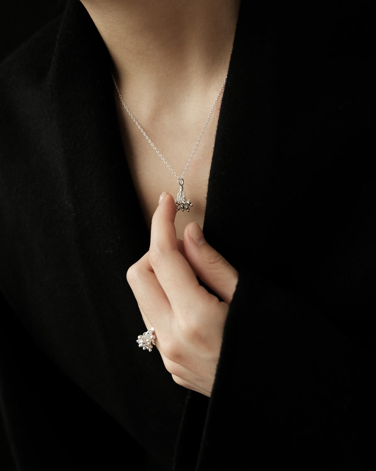 Orjae Snow Dangling Pendant Necklace