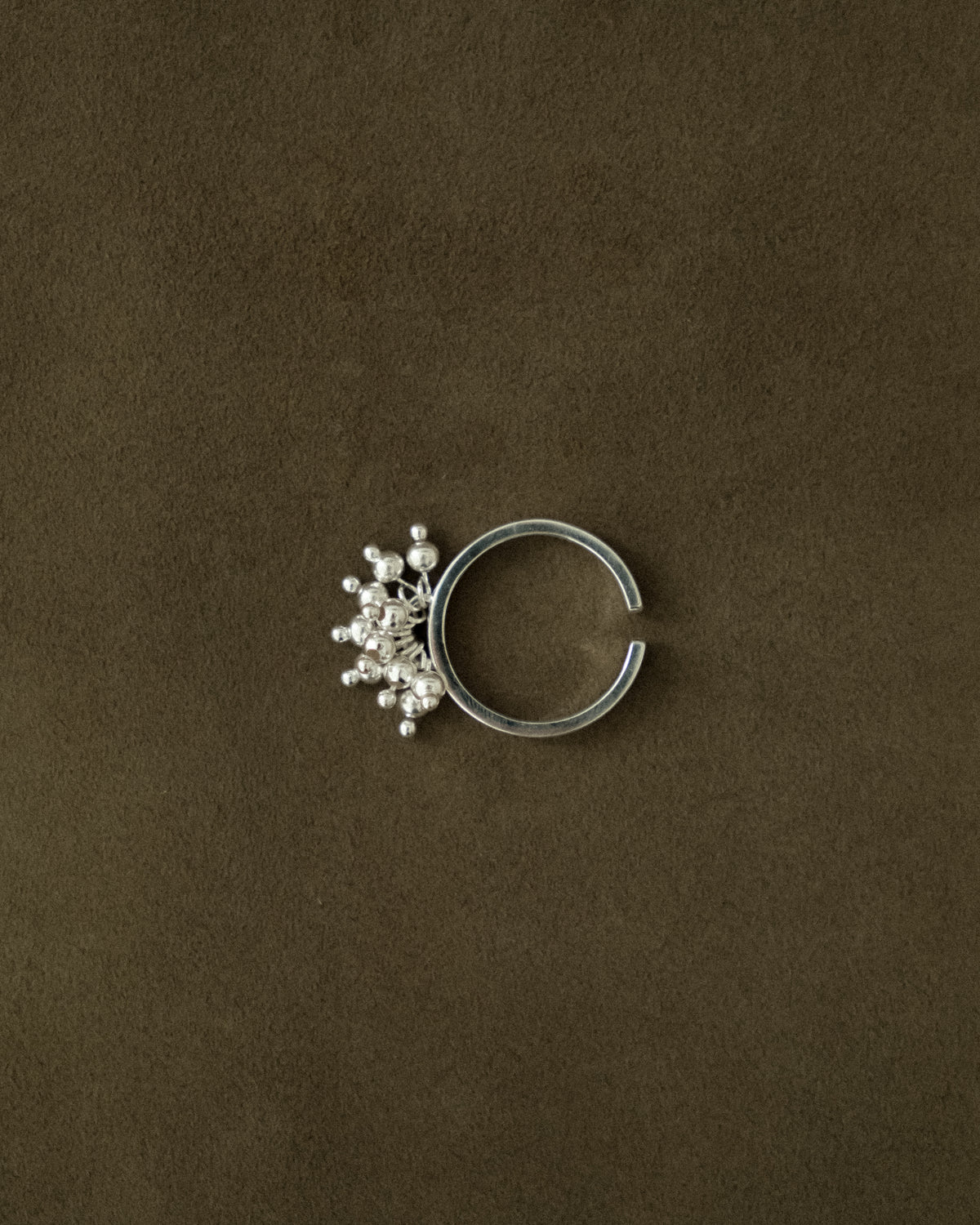 Orjae Snow Dangling Band Ring