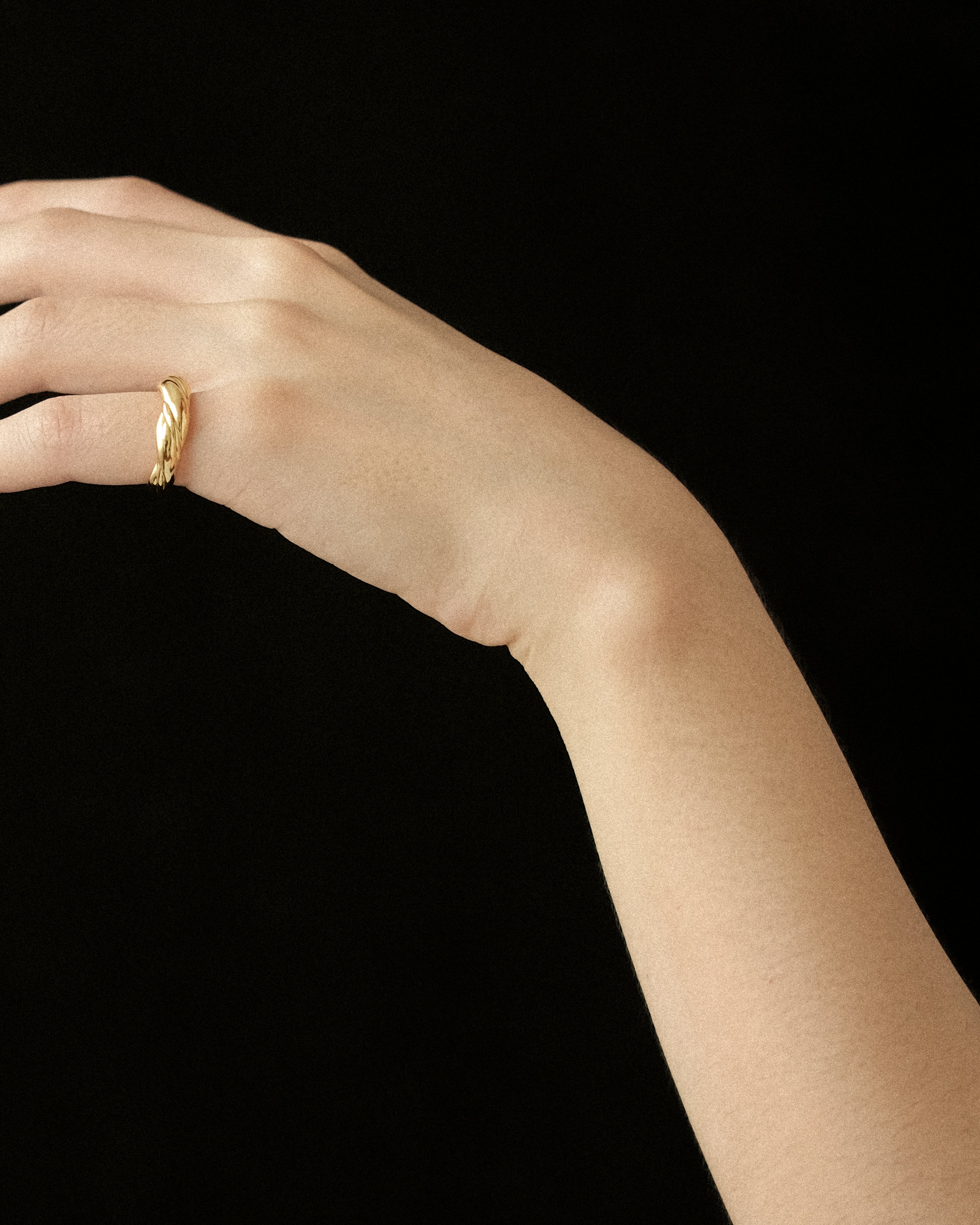 Arja Spiral Band Ring