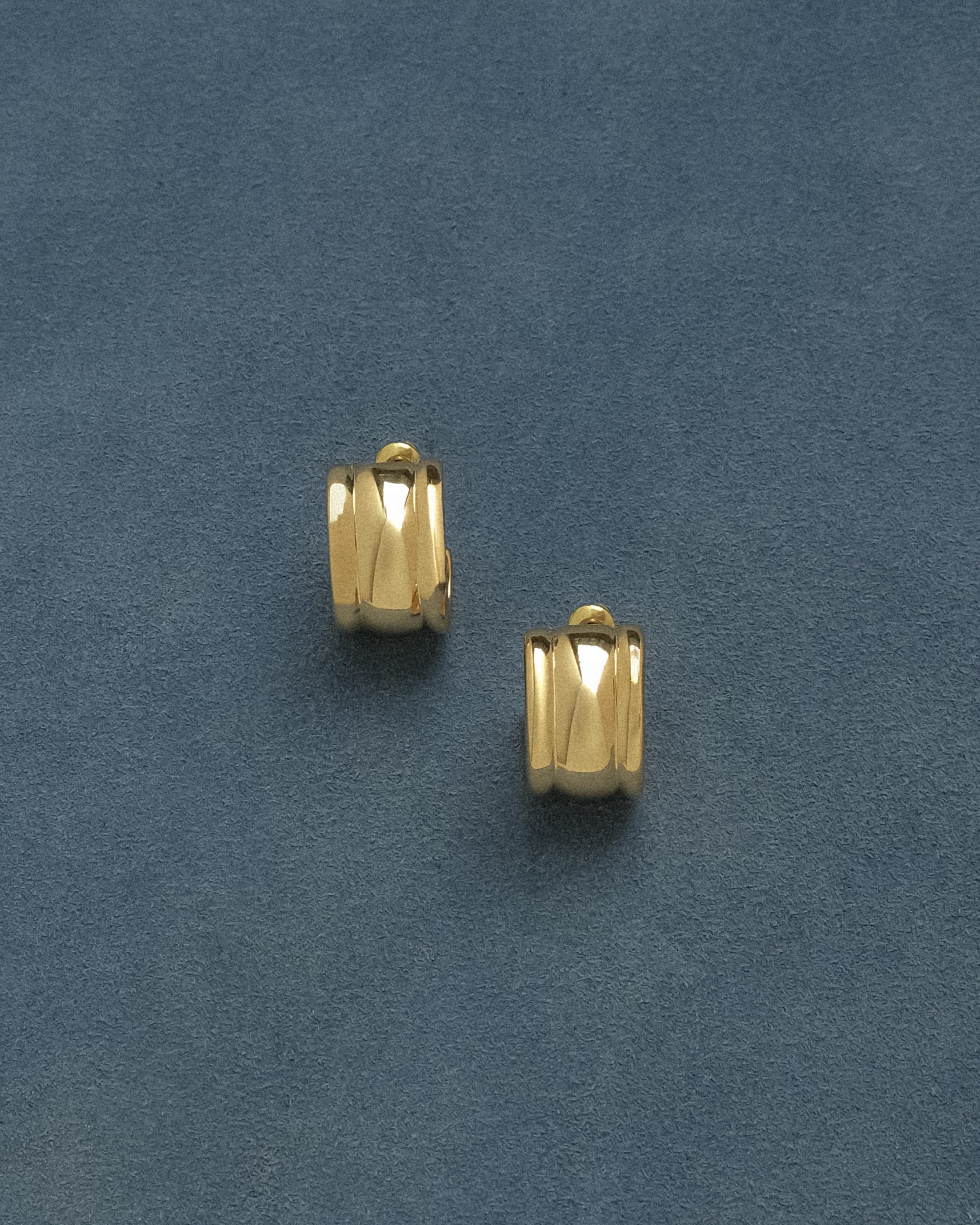 Allegra Vase Dome Stud Earrings