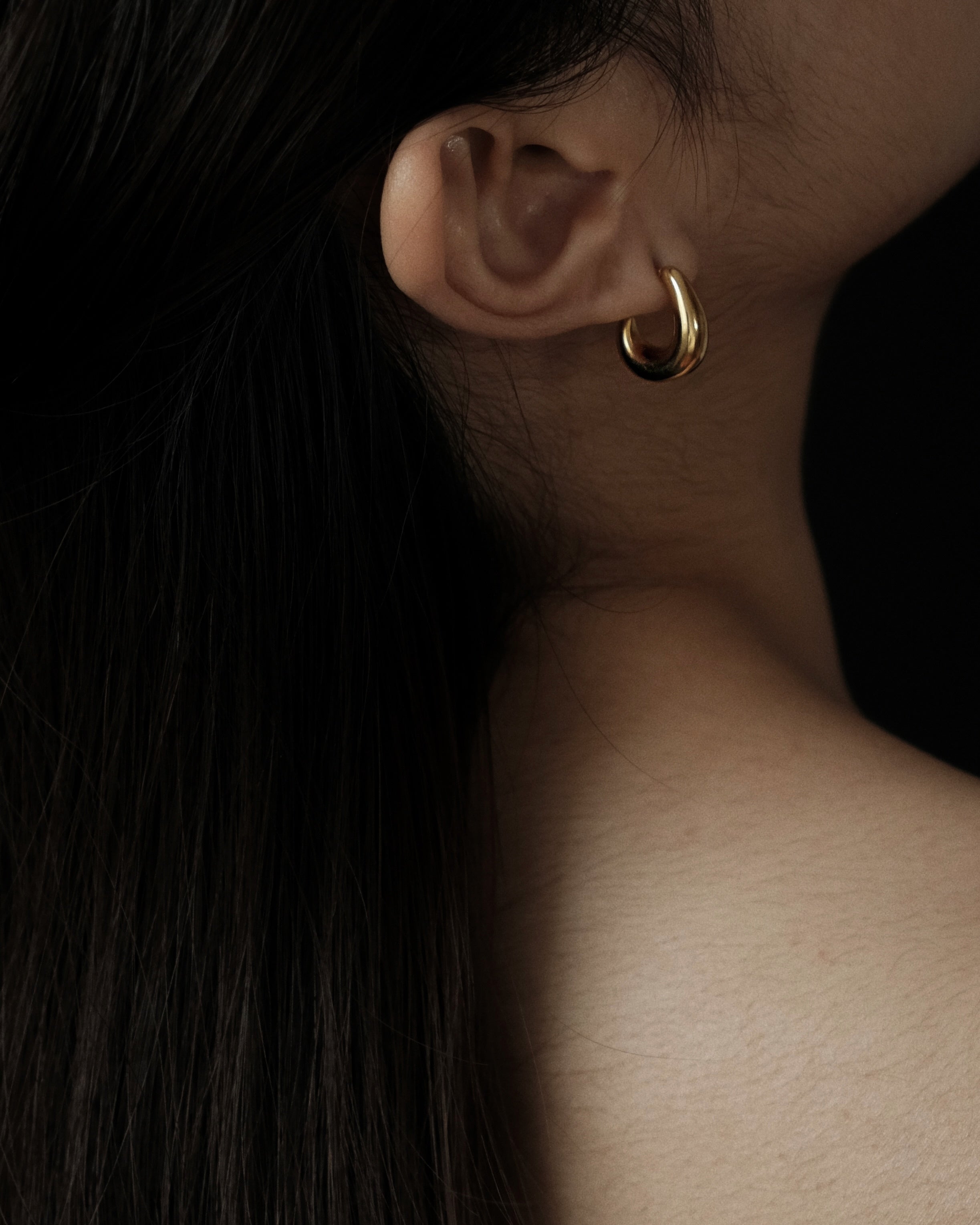 Elody Bold Curved Dupe Earrings
