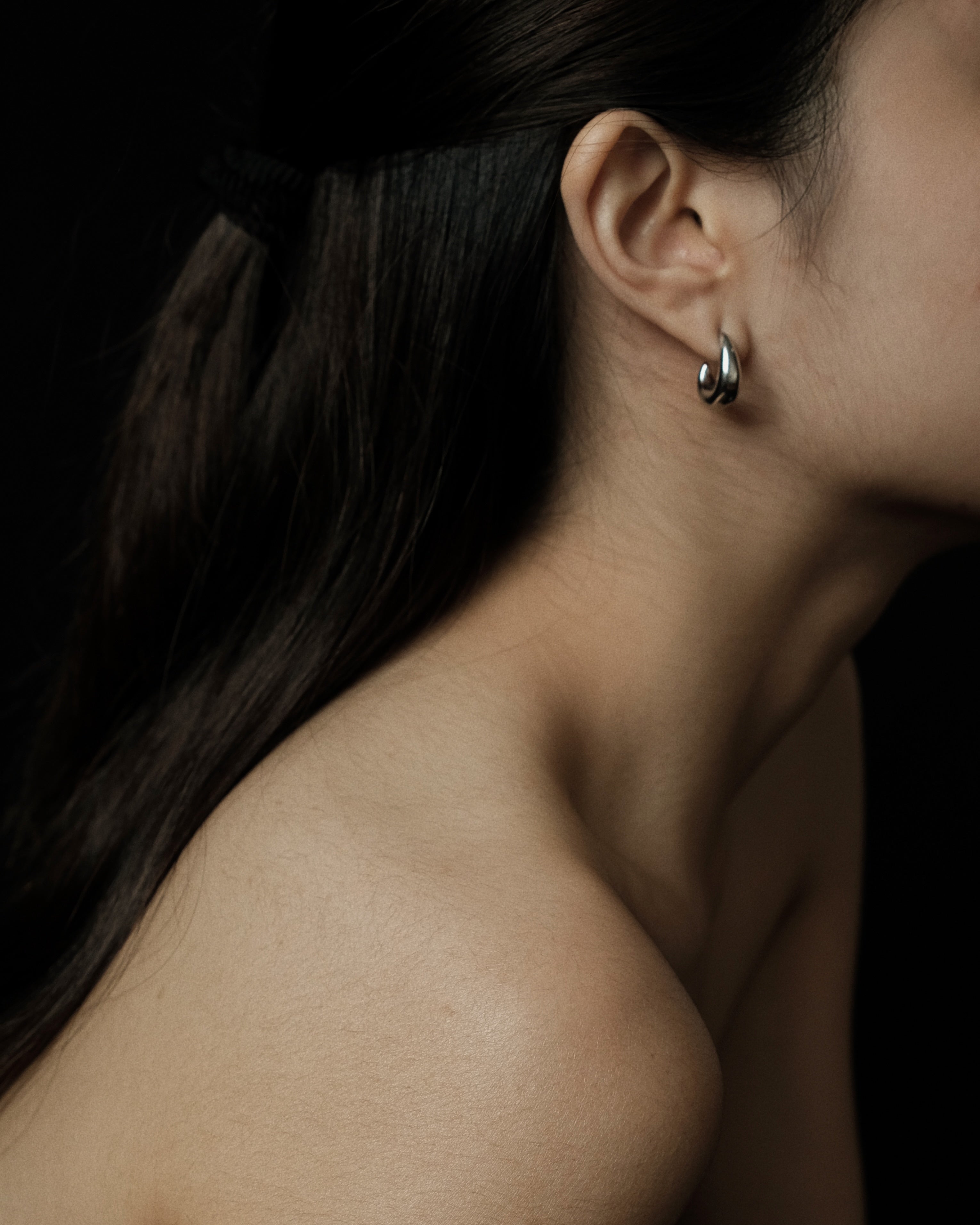 Elody Bold Curved Dupe Earrings
