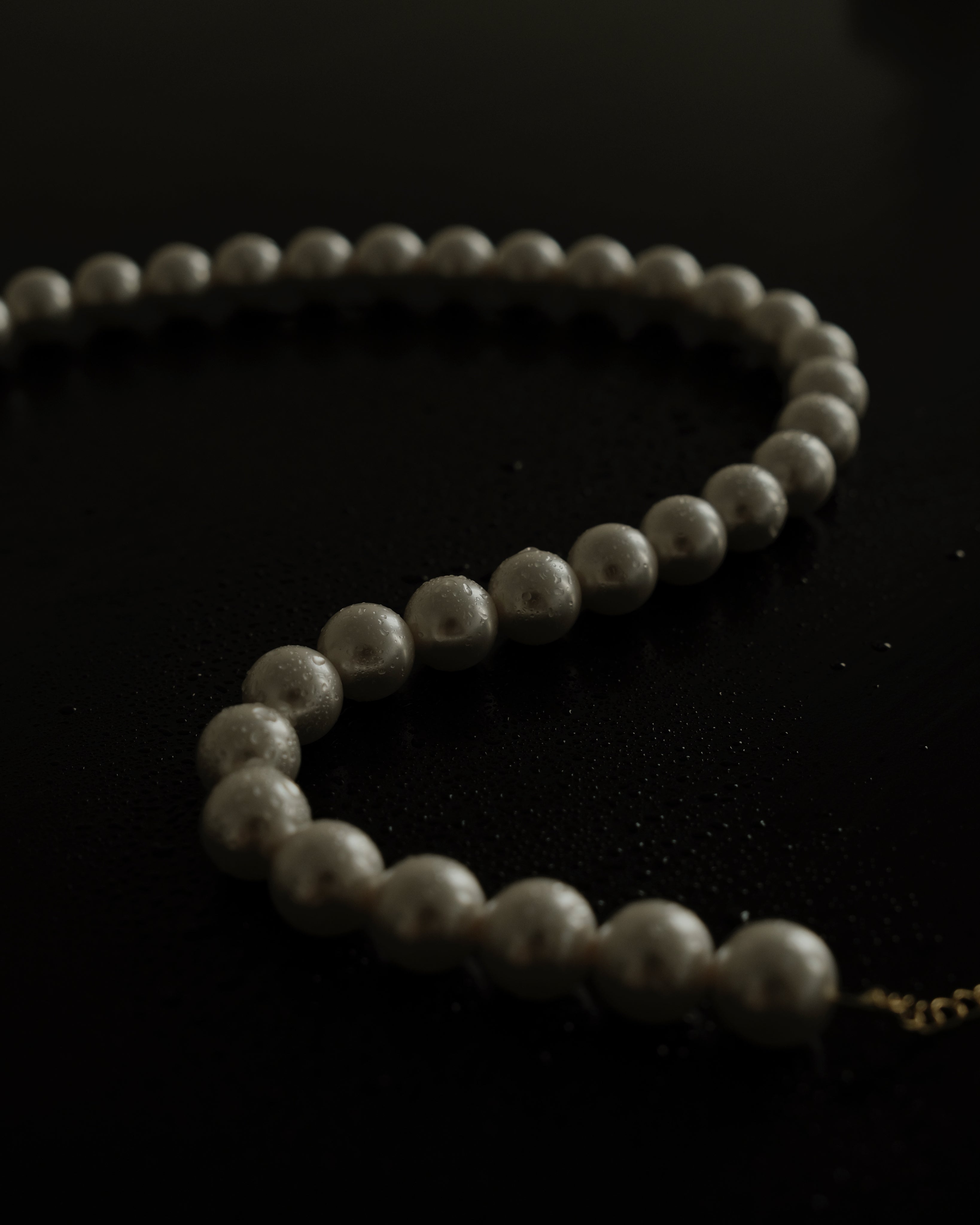Bold Ayaka Crystal Pearl Necklace