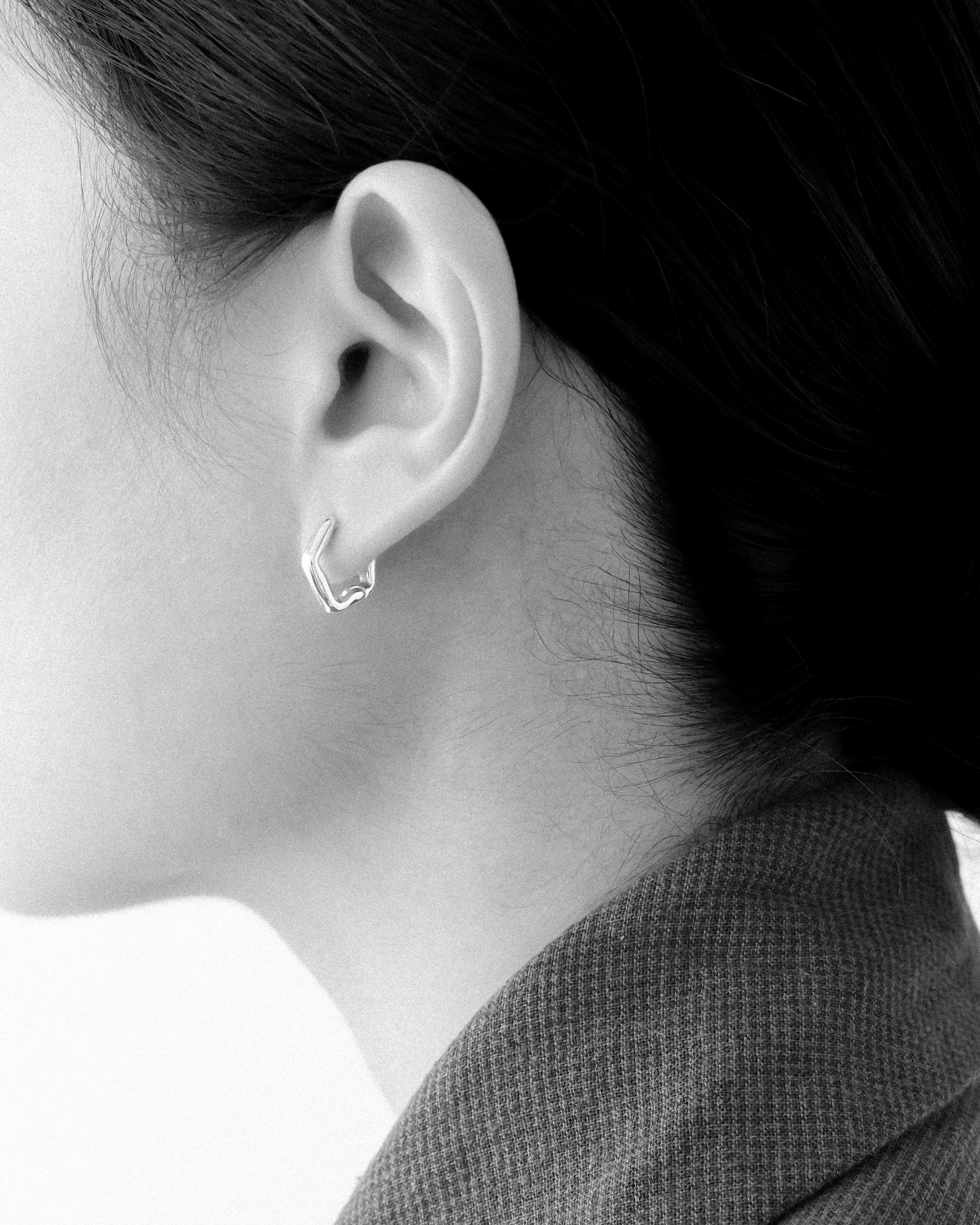 Roré Everyday Sculptural Hoop Earrings