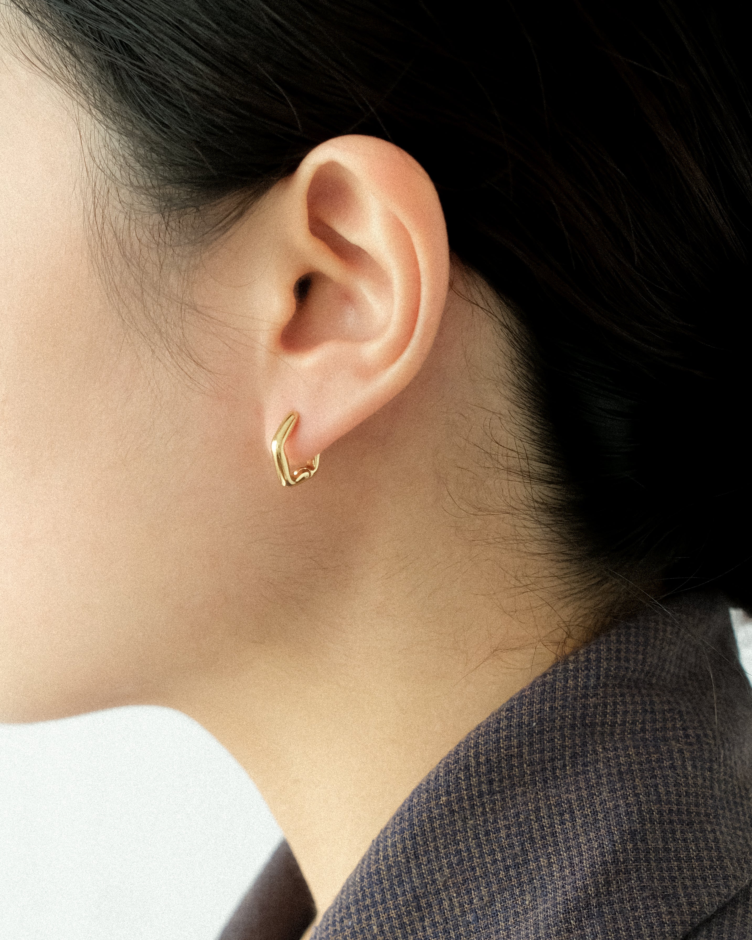 Roré Everyday Sculptural Hoop Earrings