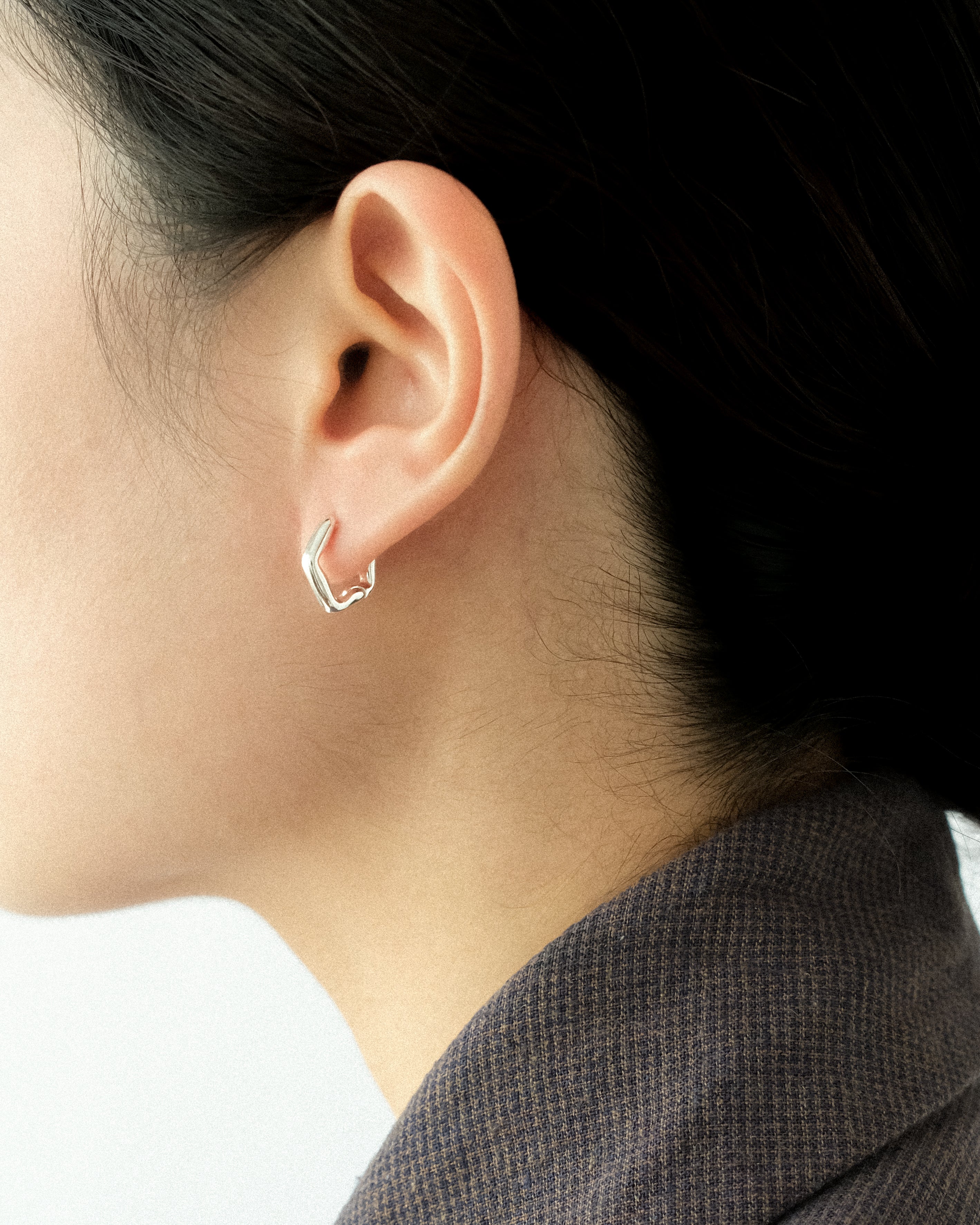 Roré Everyday Sculptural Hoop Earrings
