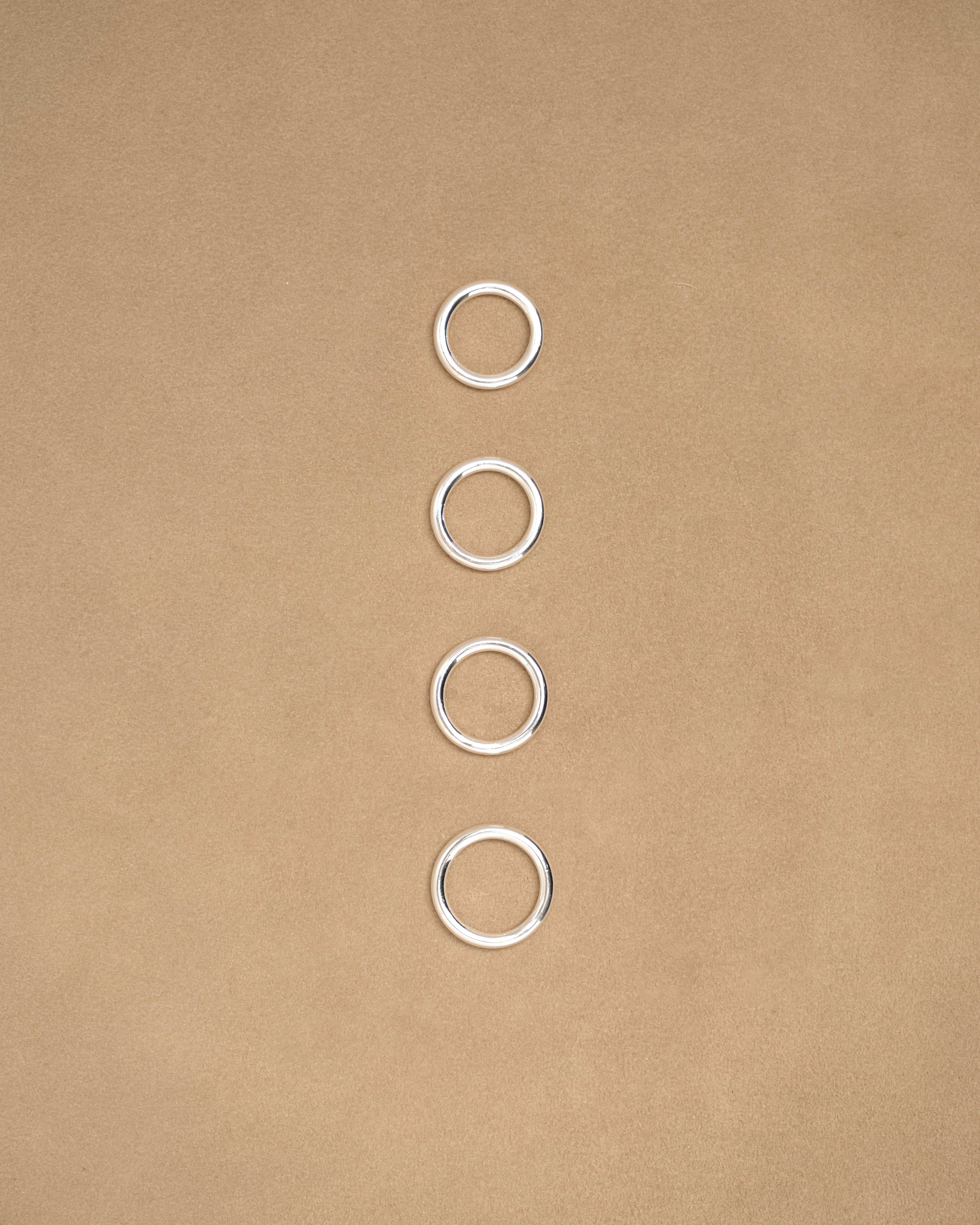 Goma Round Band Ring