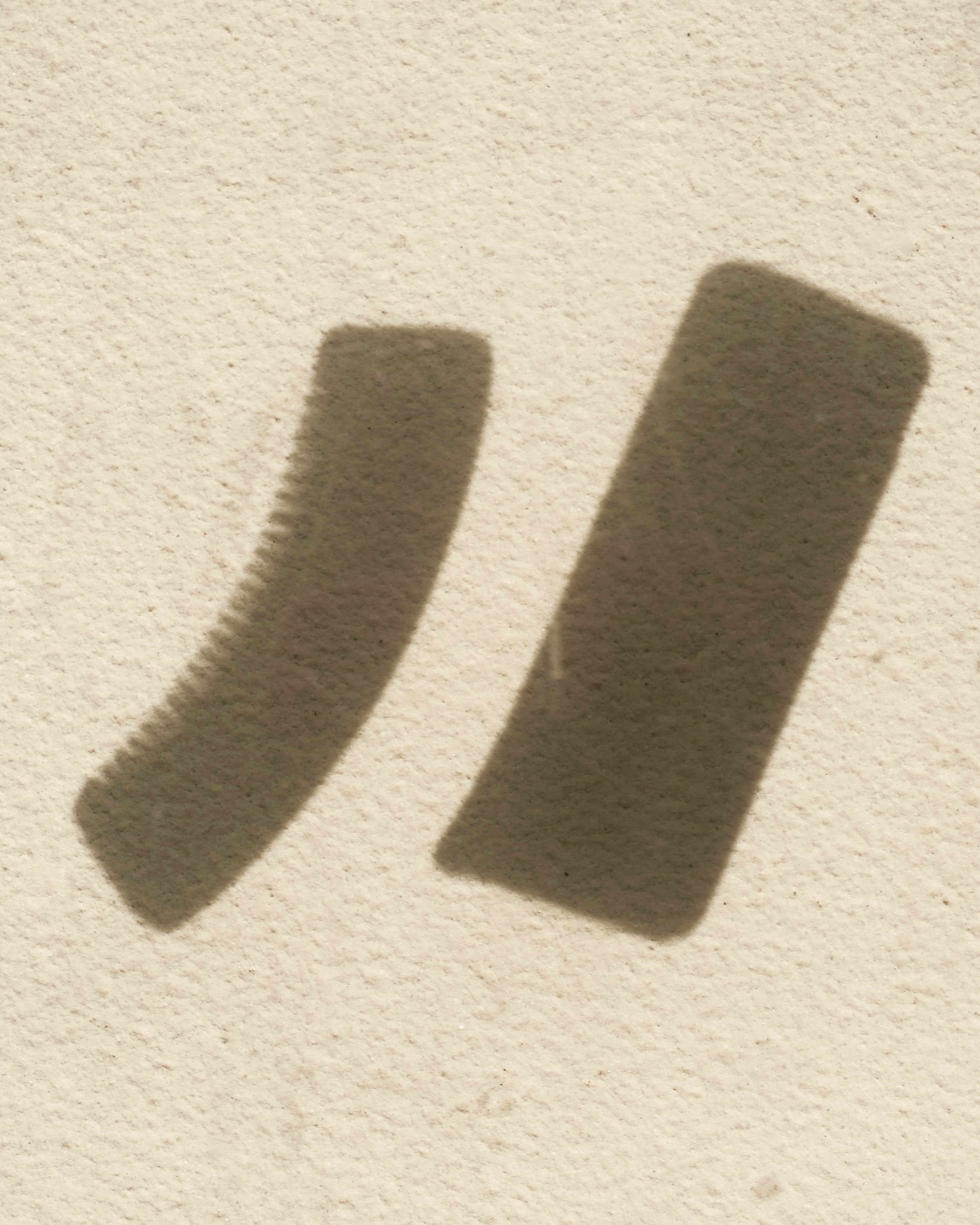 The Nude Classic Horn Comb