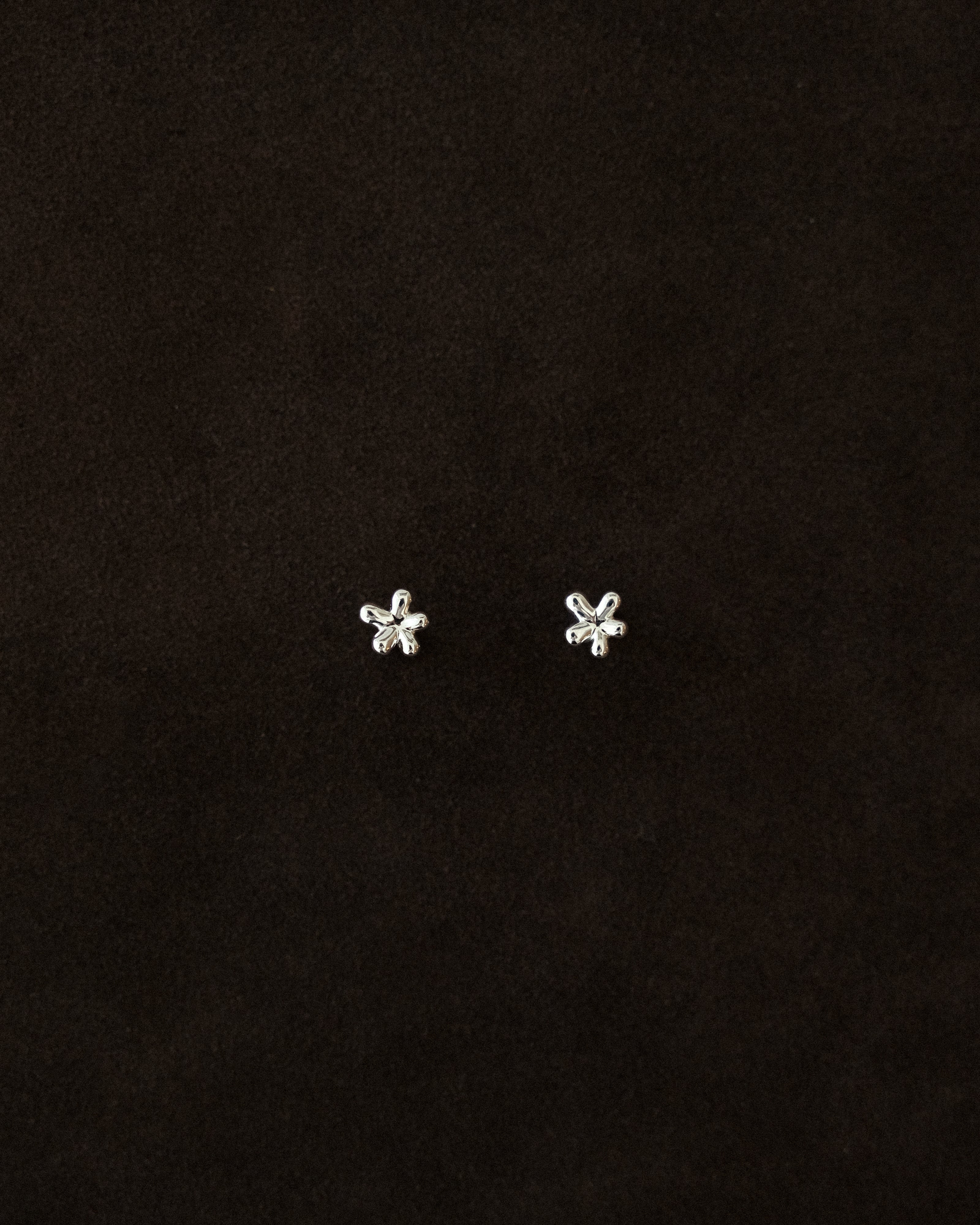 Gioia Non-edible Flowers Stud Earrings