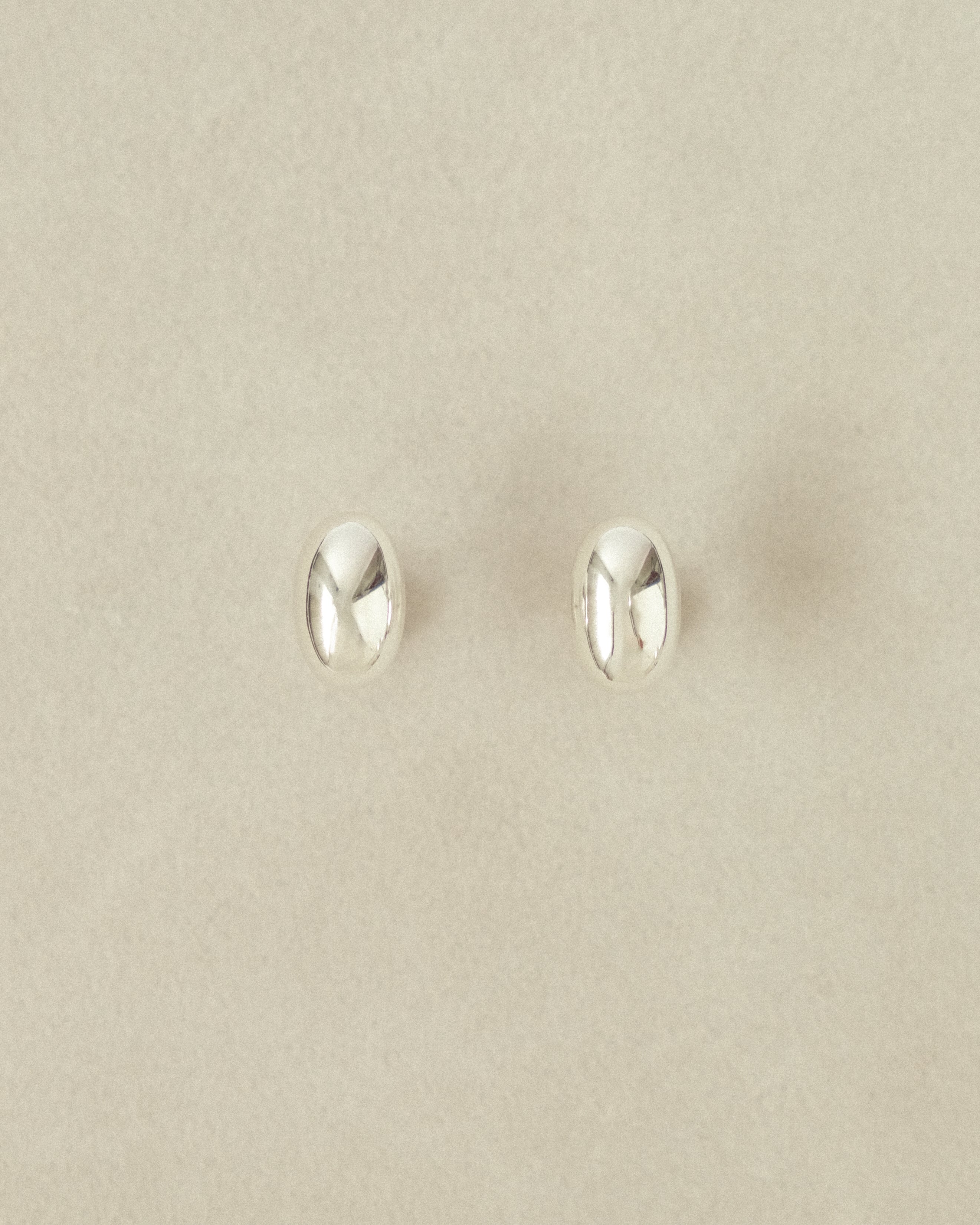 Rye Dome Egg Stud Earrings
