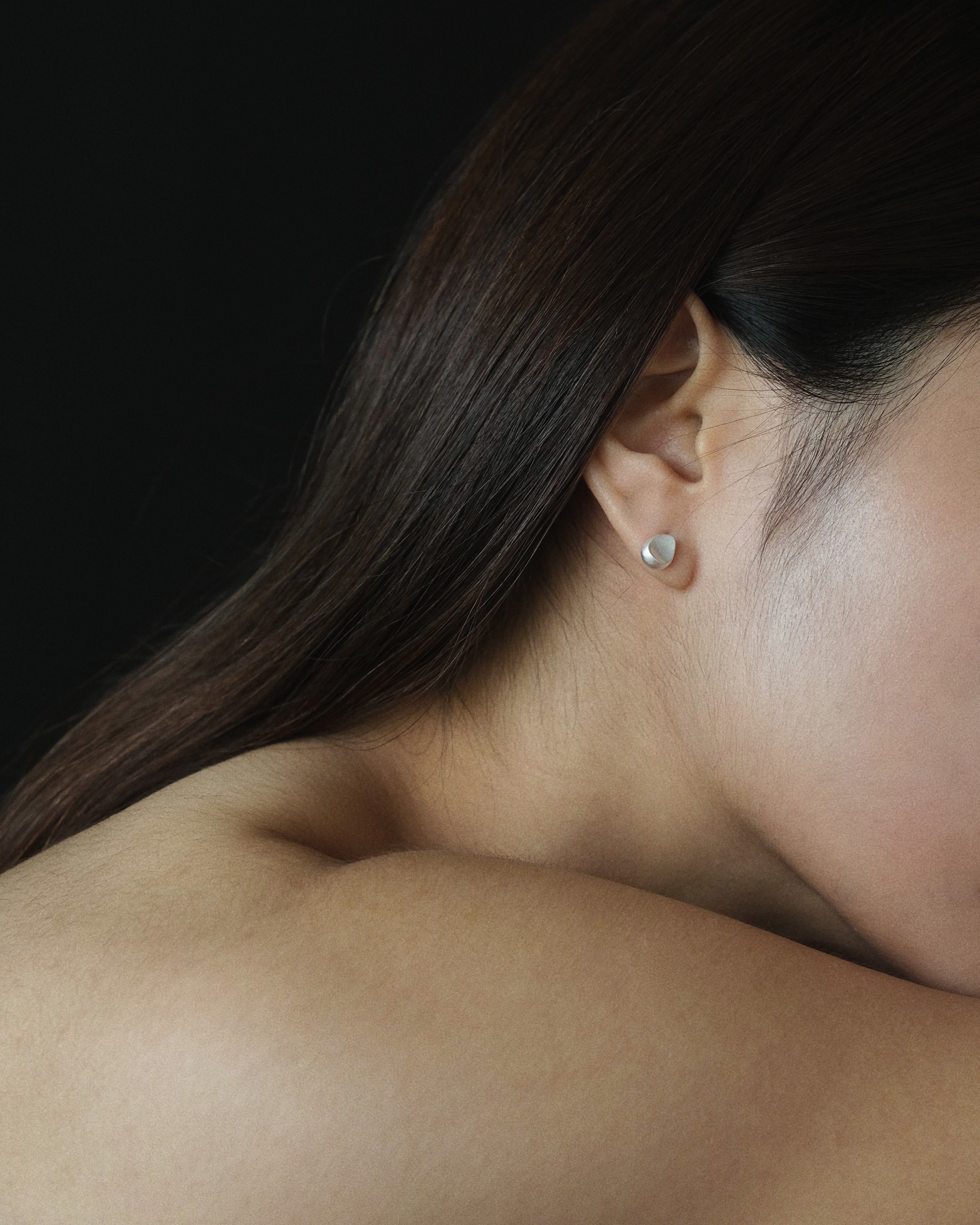 Hais Brushed Mini Stud Earrings