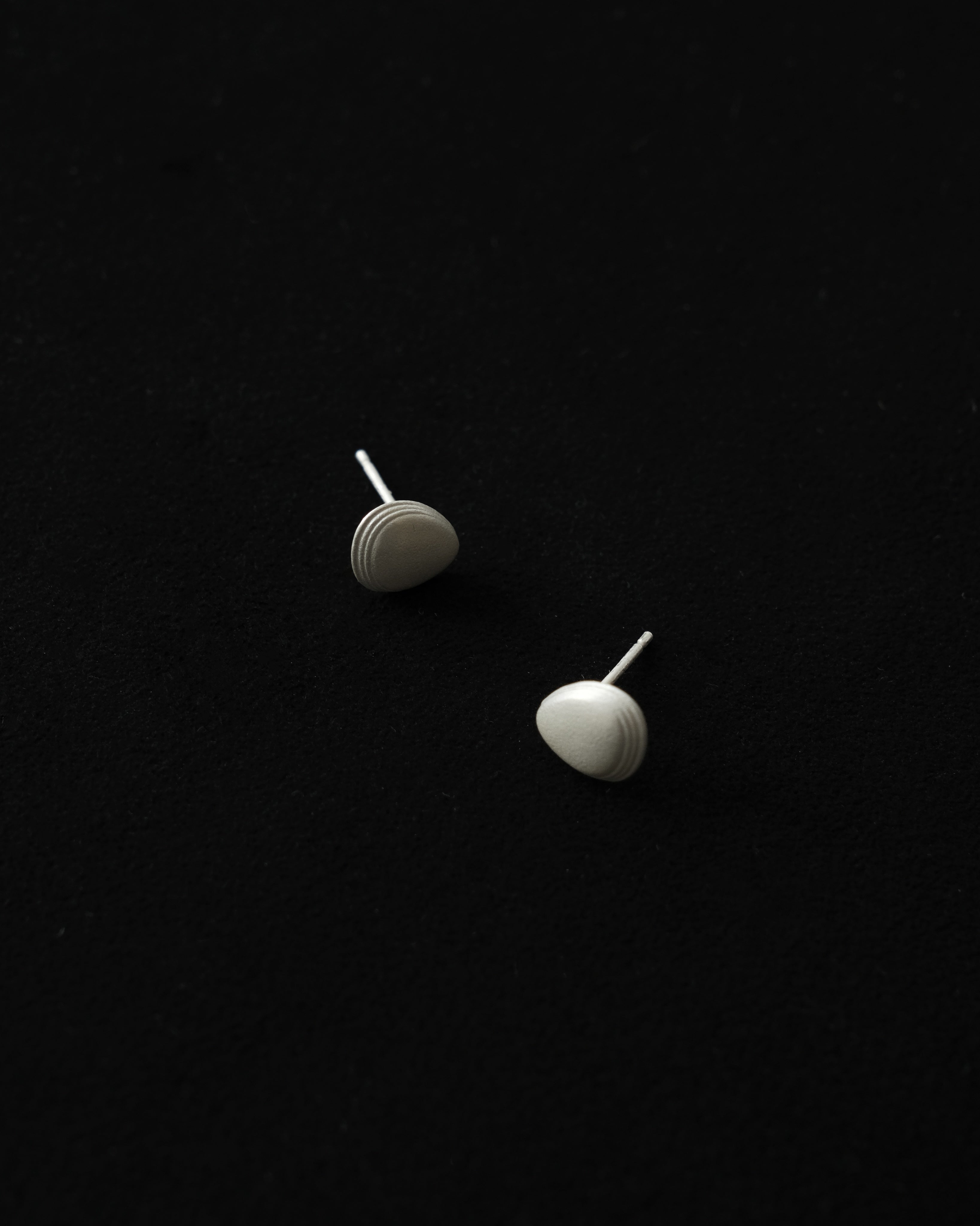 Olga Mini Shell Stud Earrings