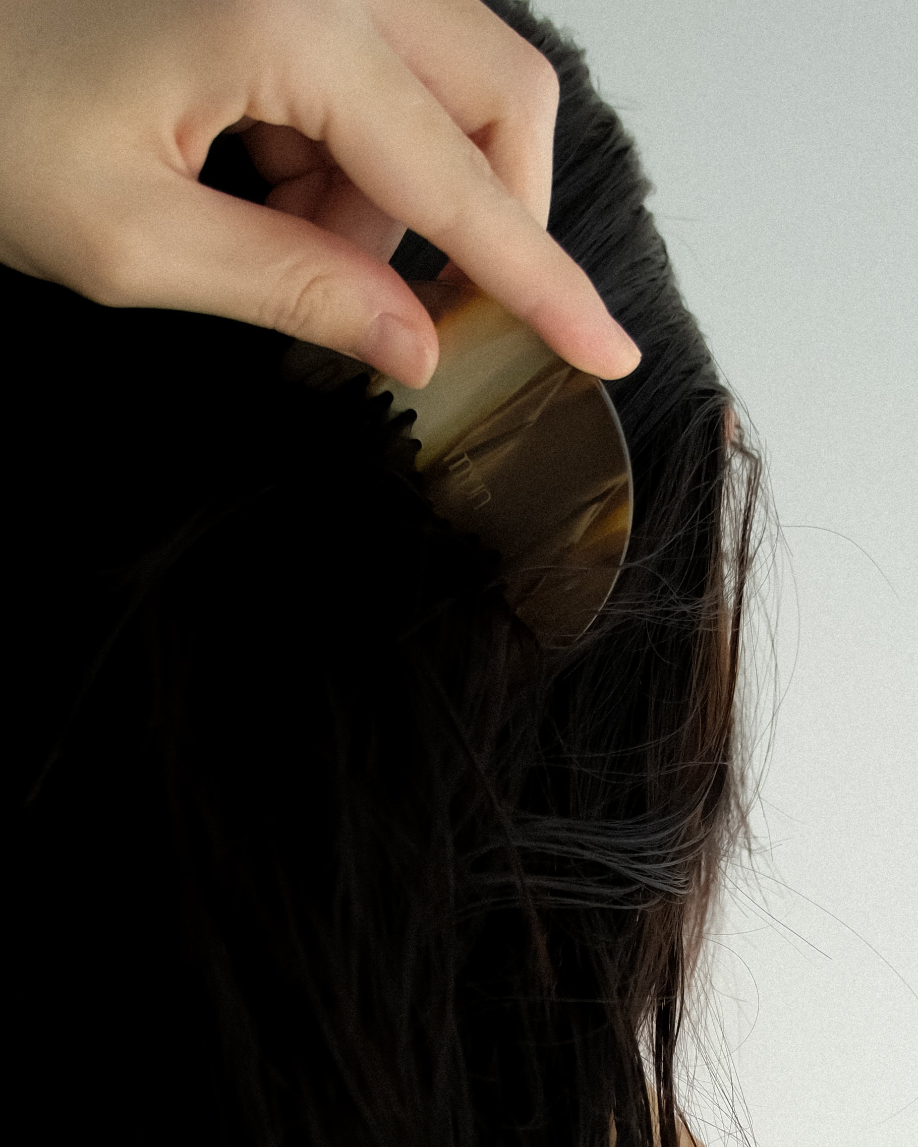 The Nari Round Comb 001