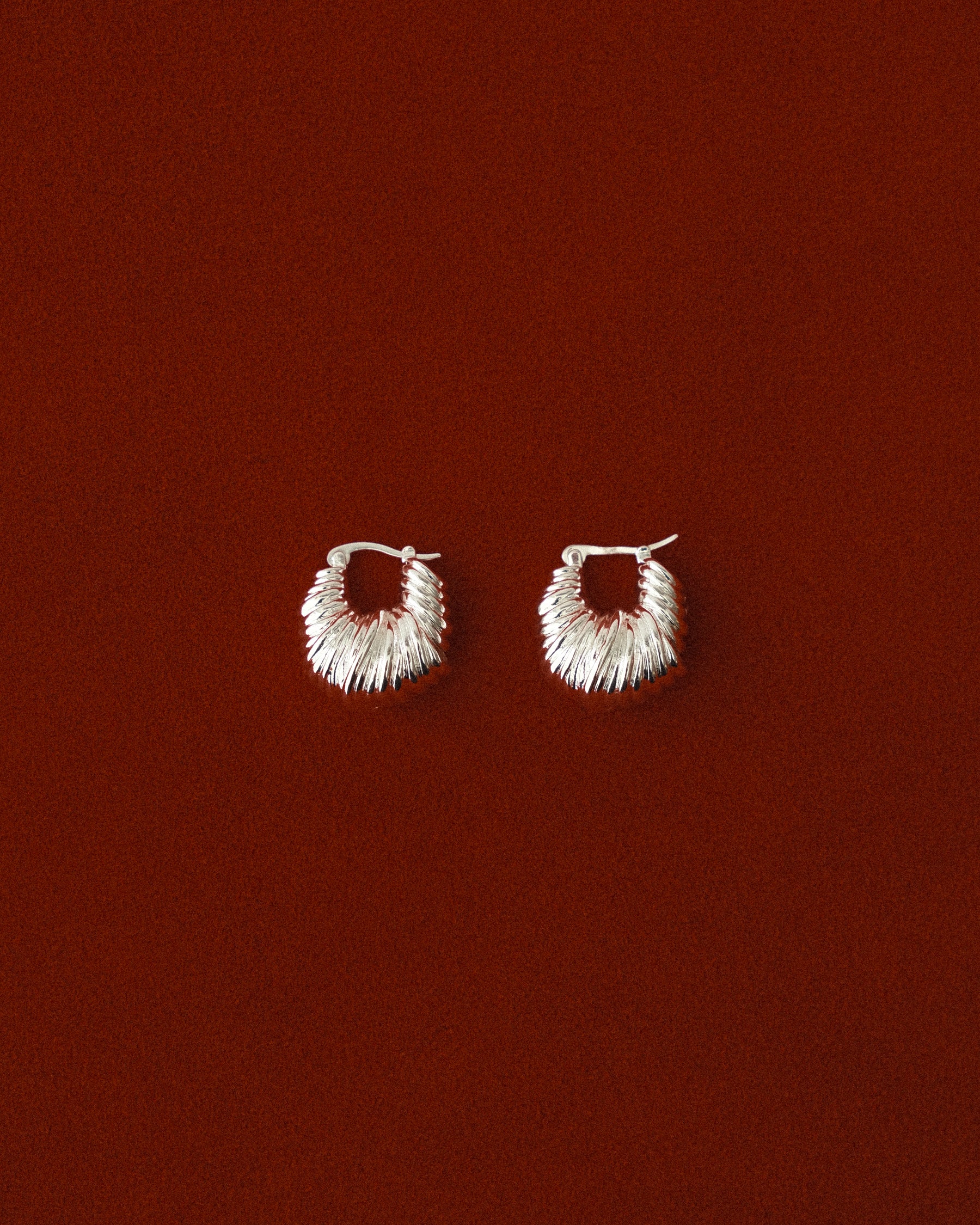 Petite Loïs Woven Donut Hoop Earrings