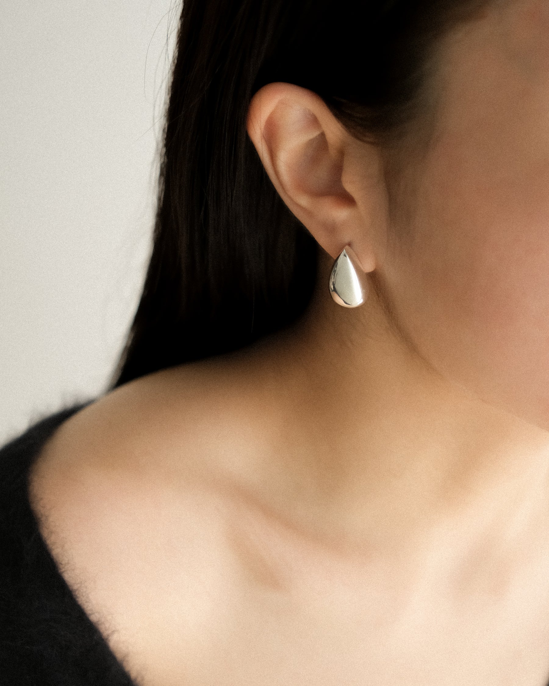 Nara Droplet Stud Earrings