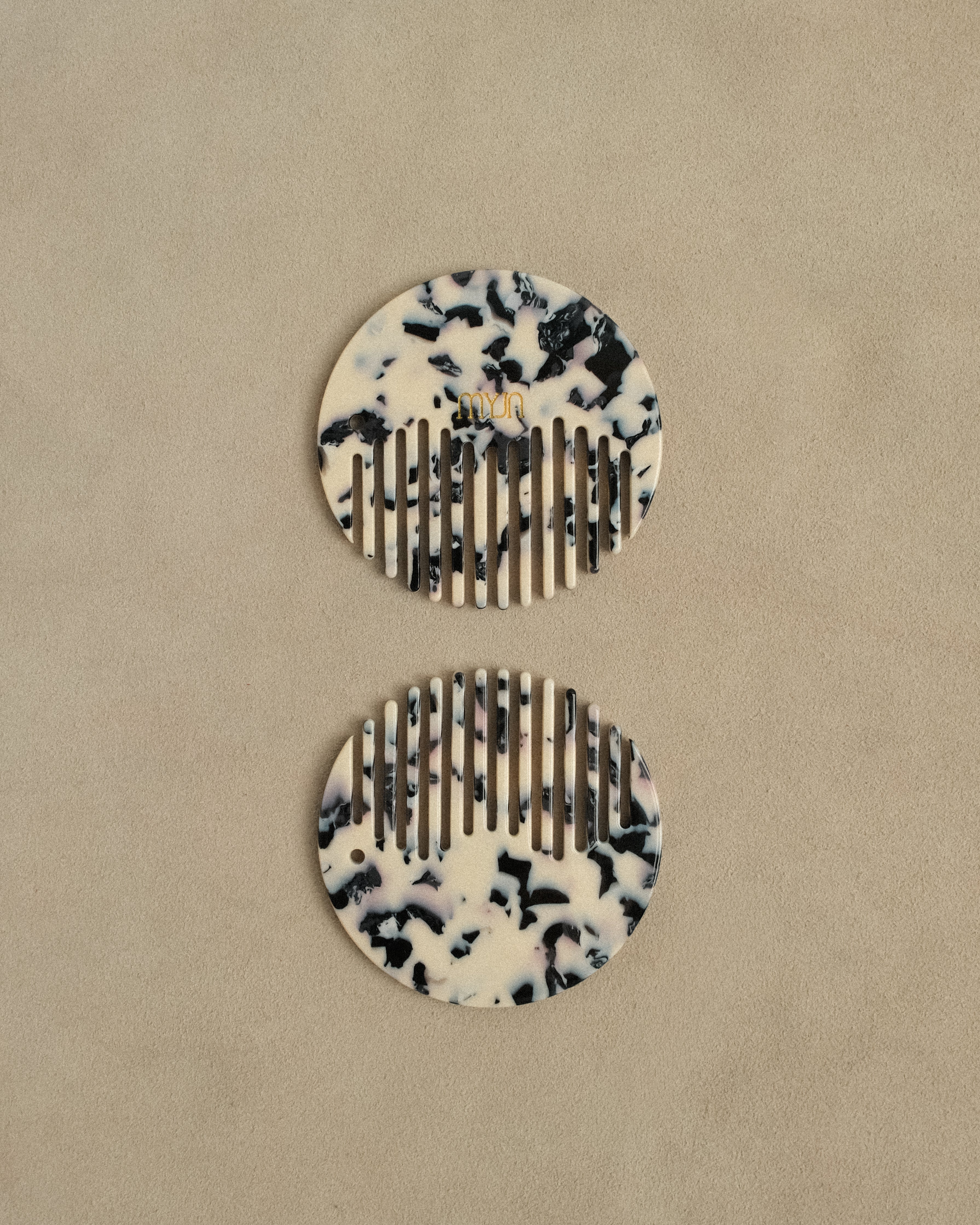 Marbre d’Encre Tassel Comb