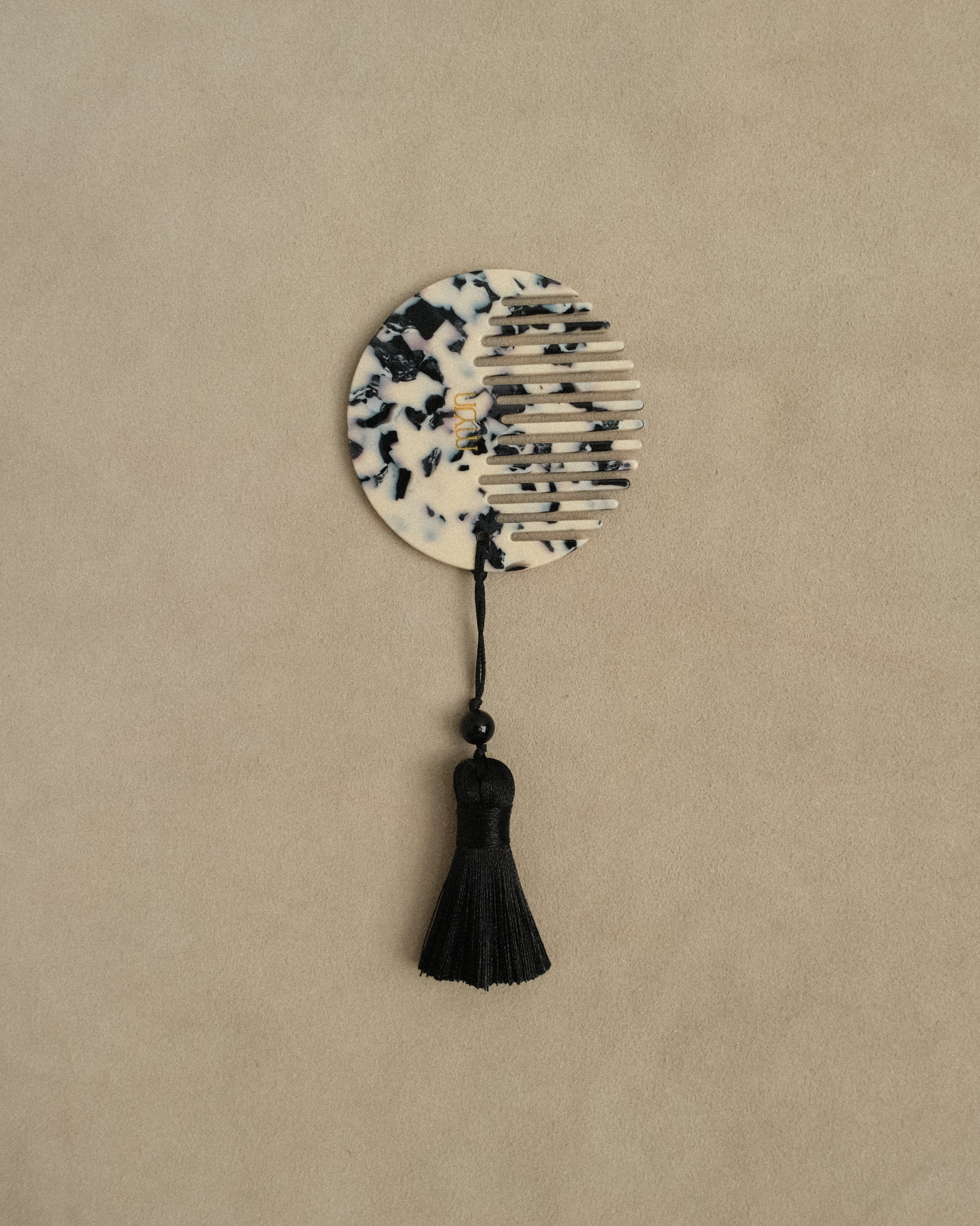 Marbre d’Encre Tassel Comb