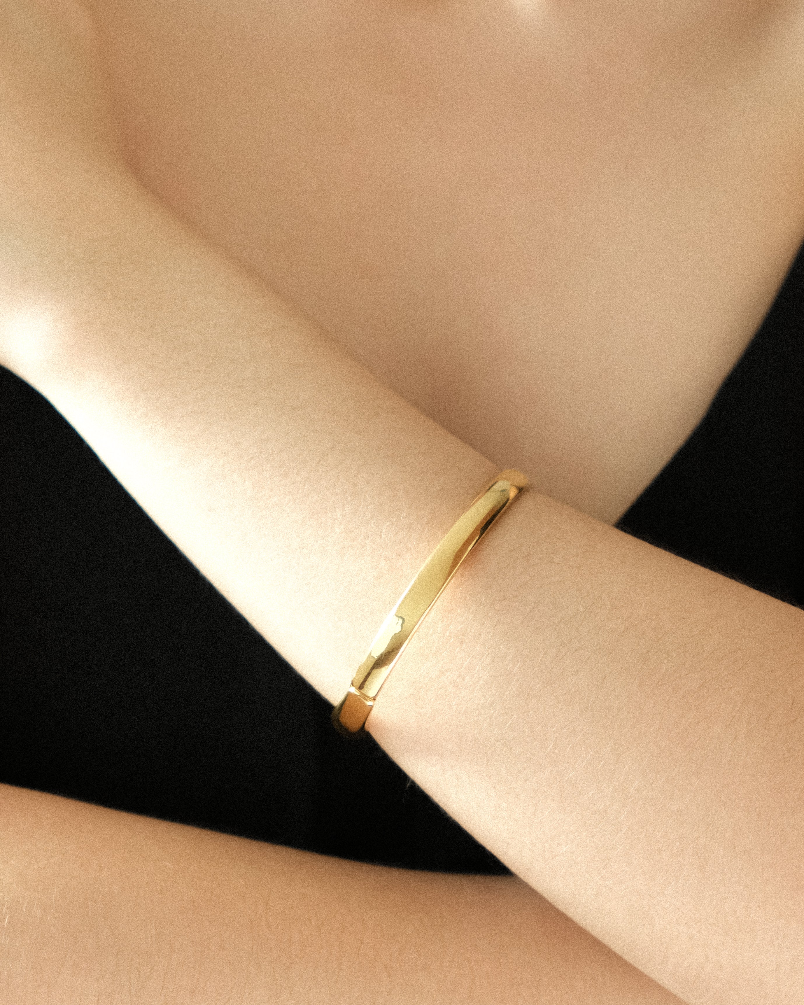Elda Oval Bangle