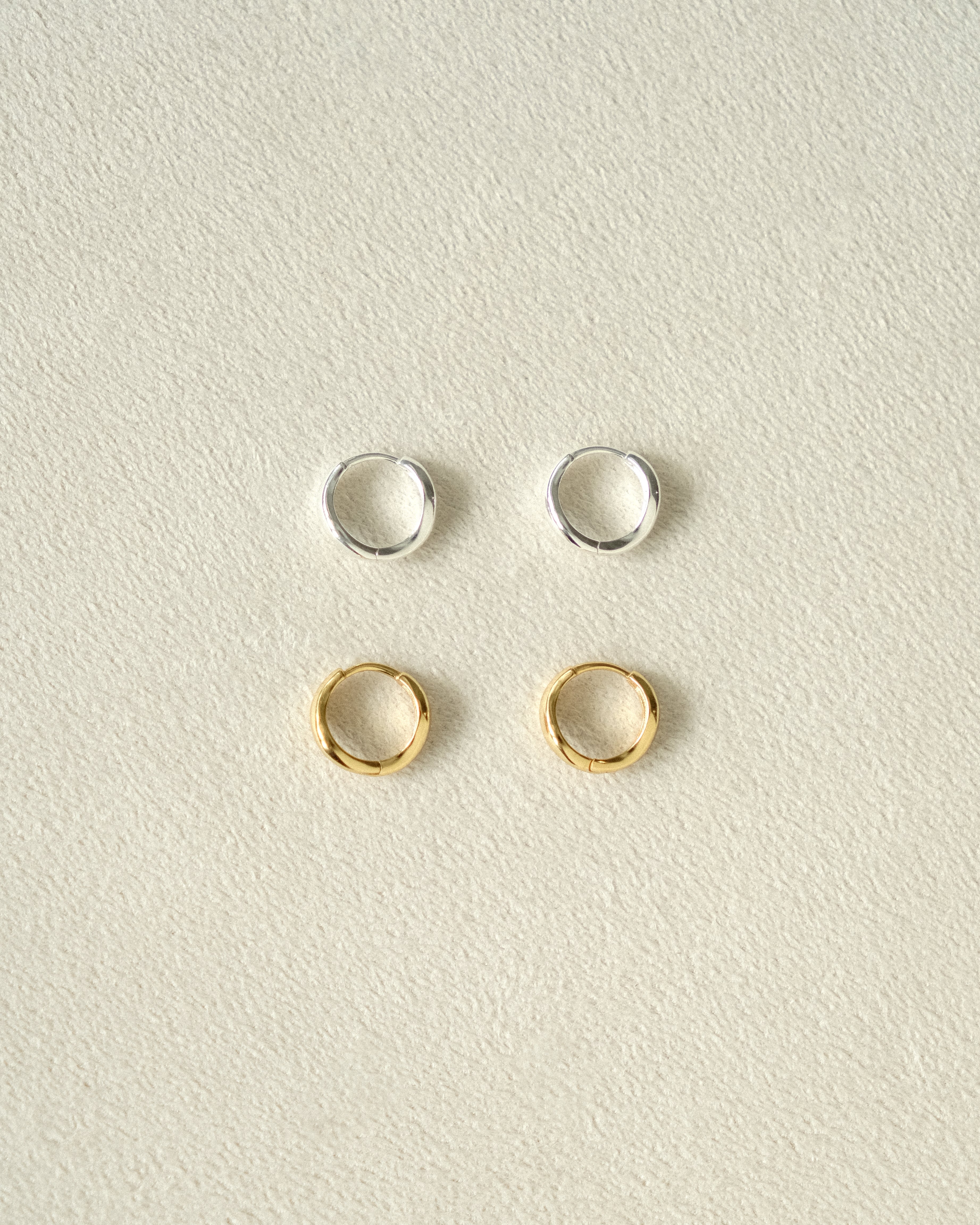 Mini Ore Twisted Hoop Earrings