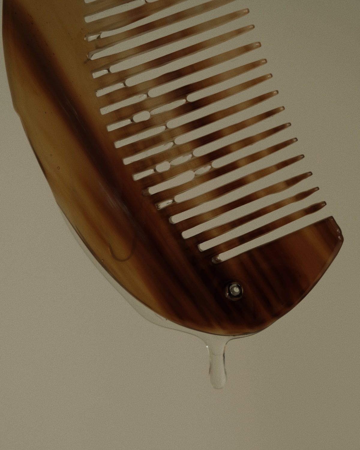 Curved Travel Horn Comb 002