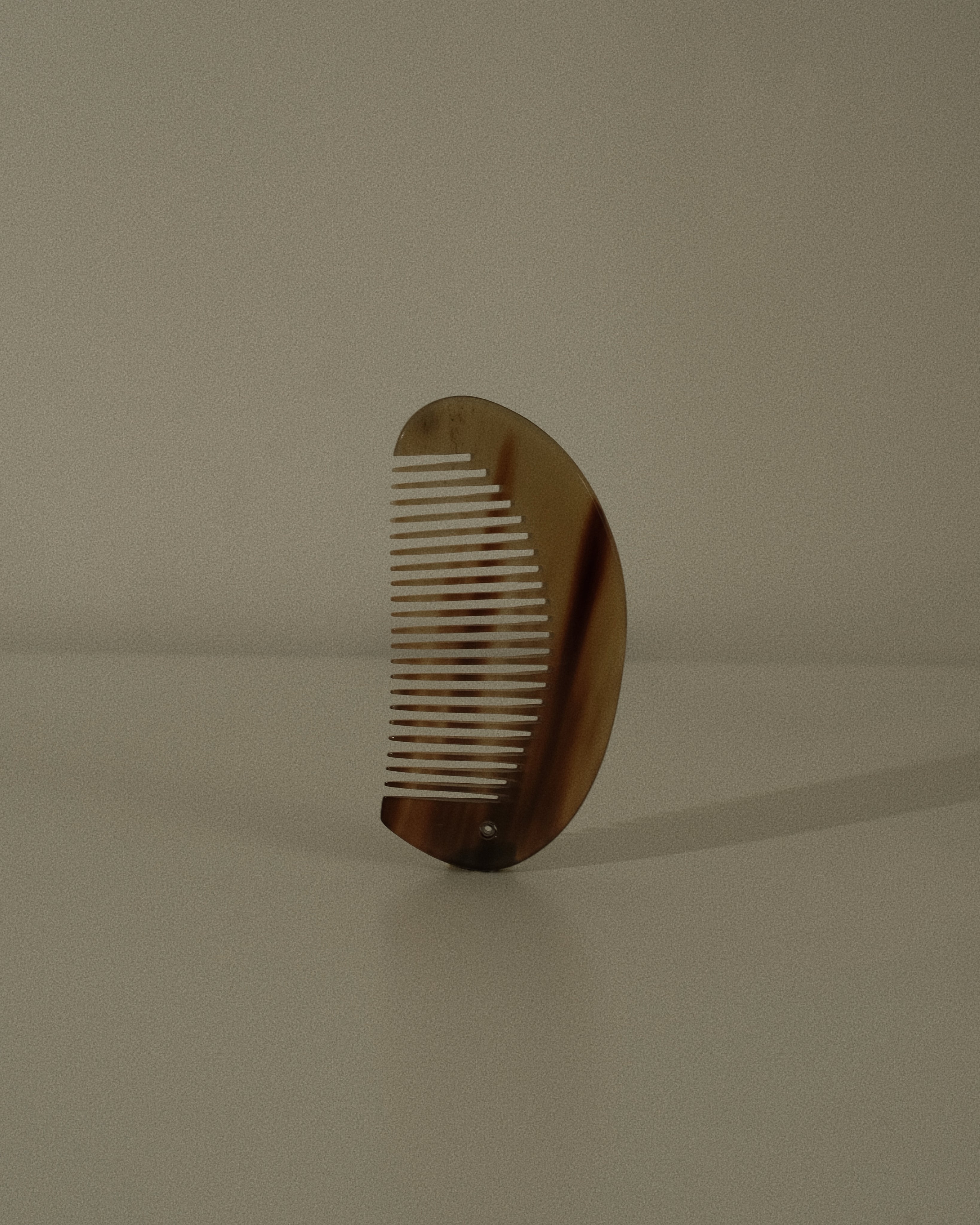 Curved Travel Horn Comb 002