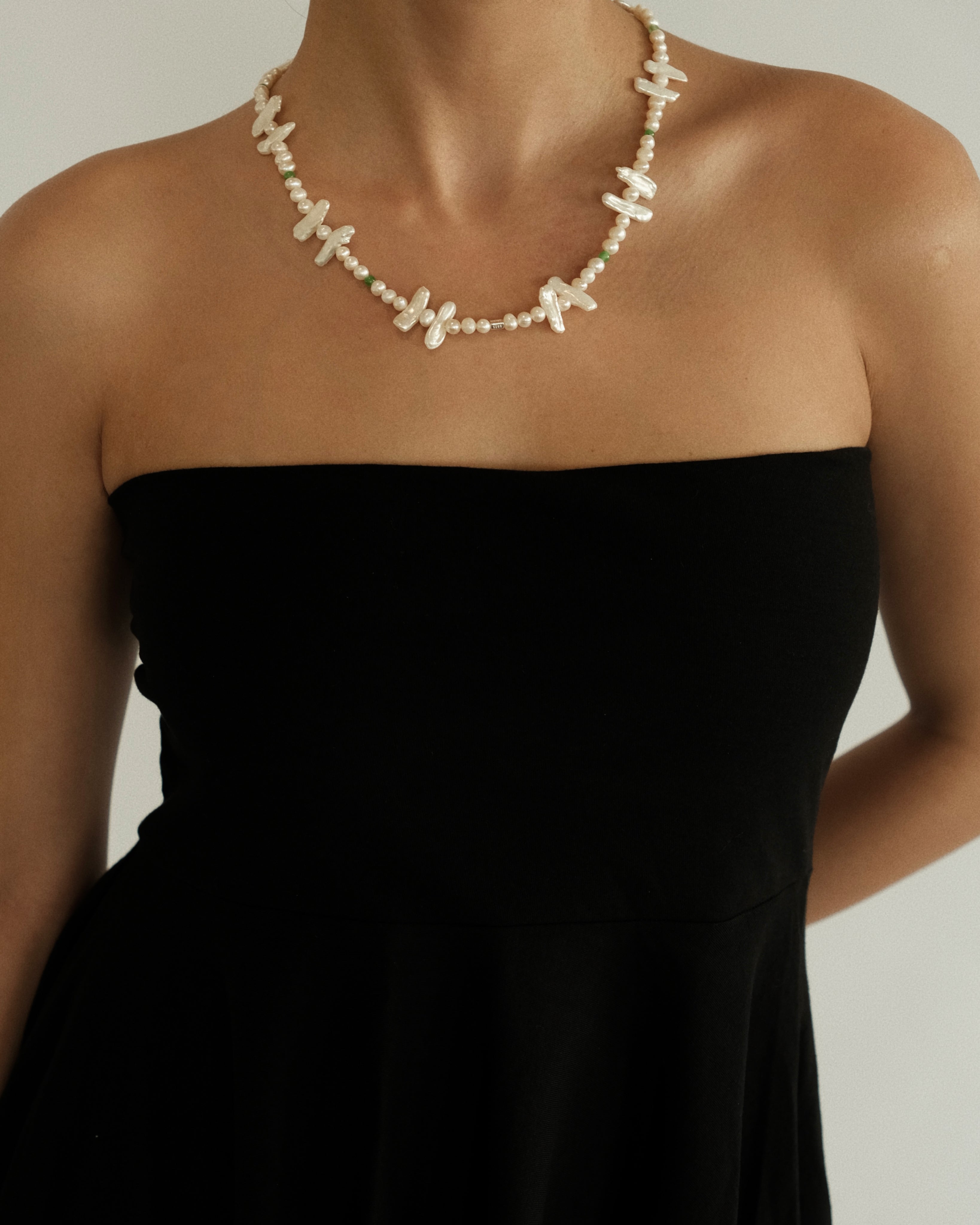 The Regal Verde Pearl Necklace 001