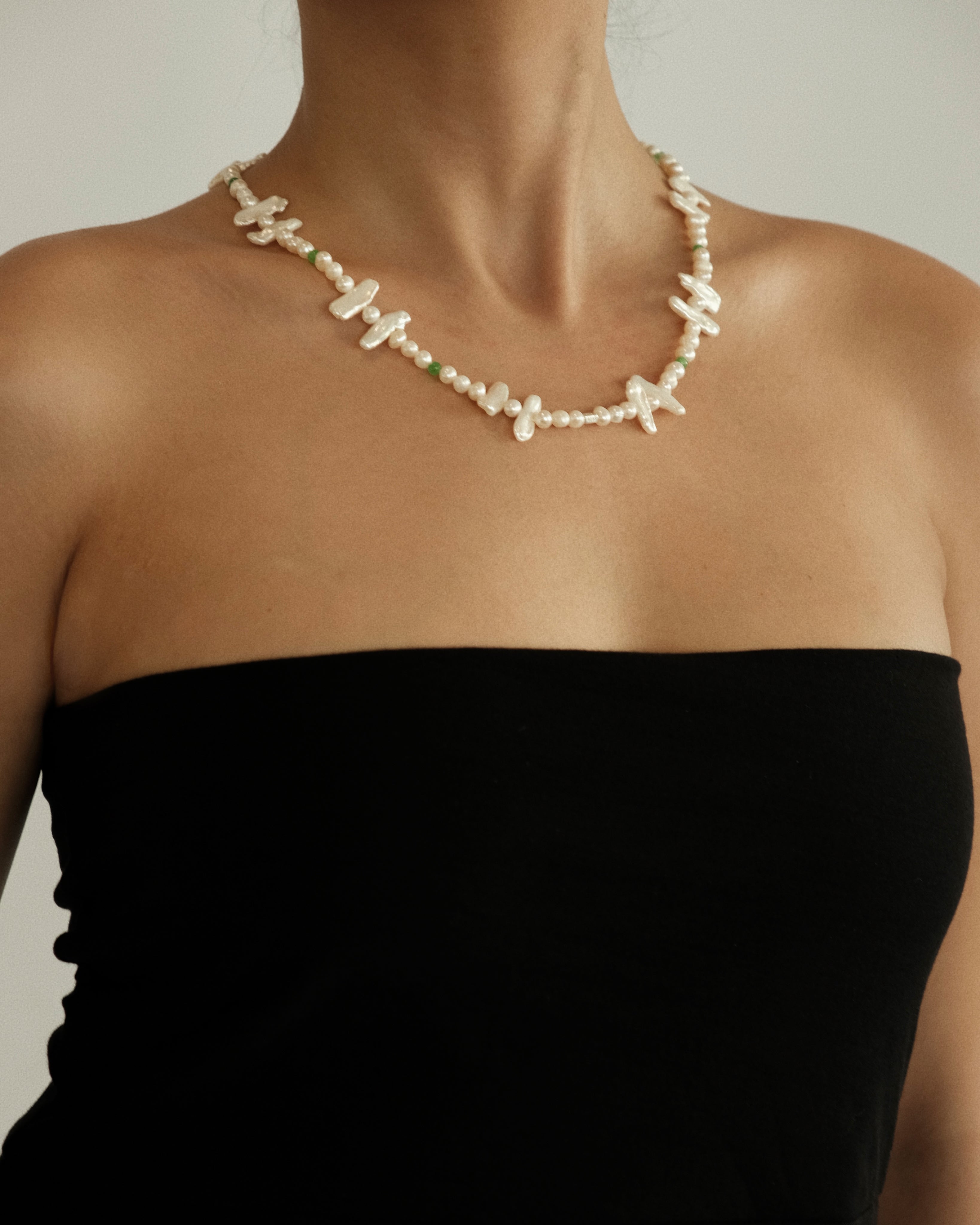 The Regal Verde Pearl Necklace 001