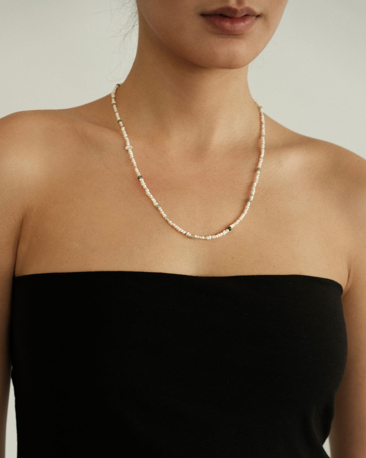 The Teal Pearl Necklace 001