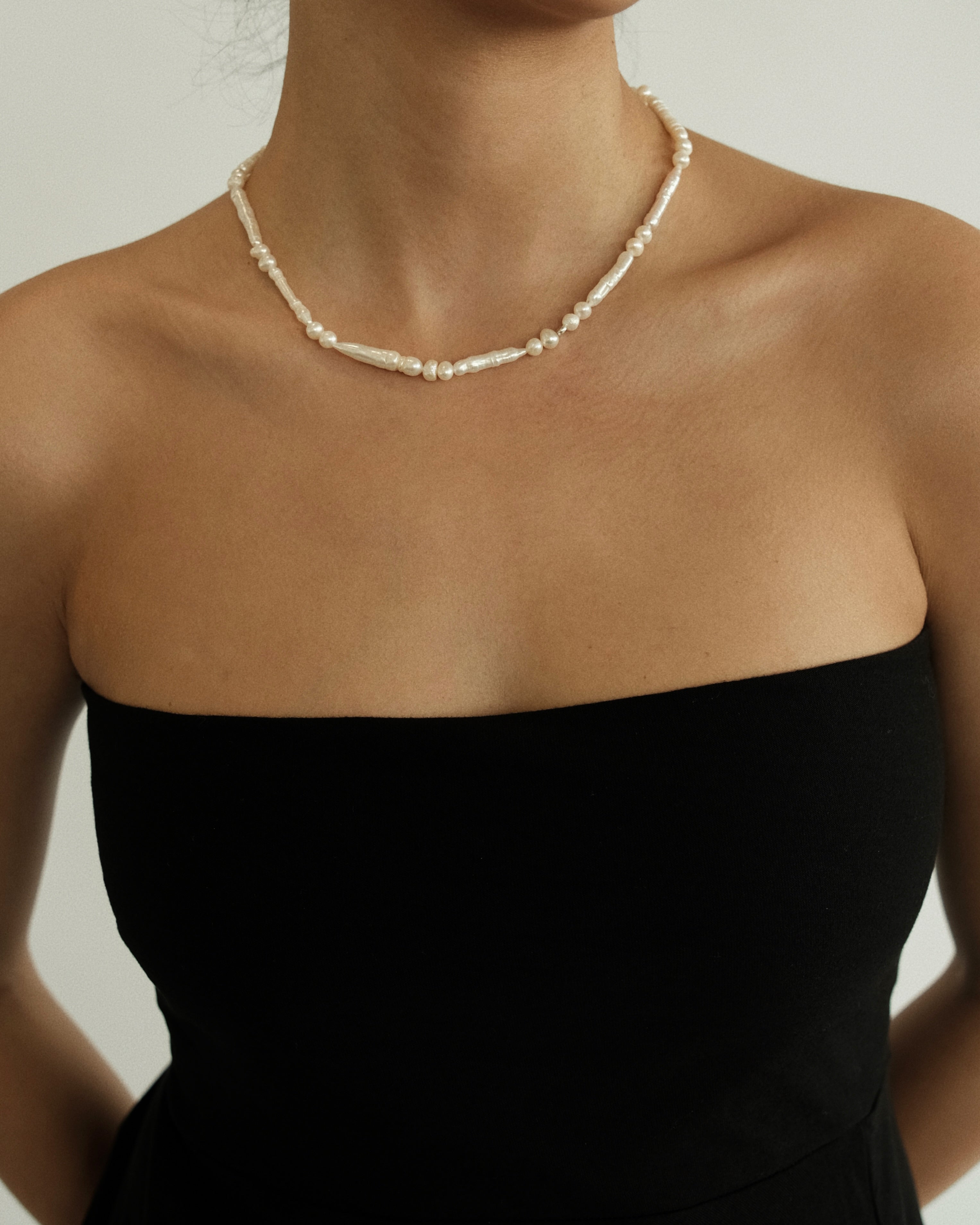 The Pillar Pearl Collar