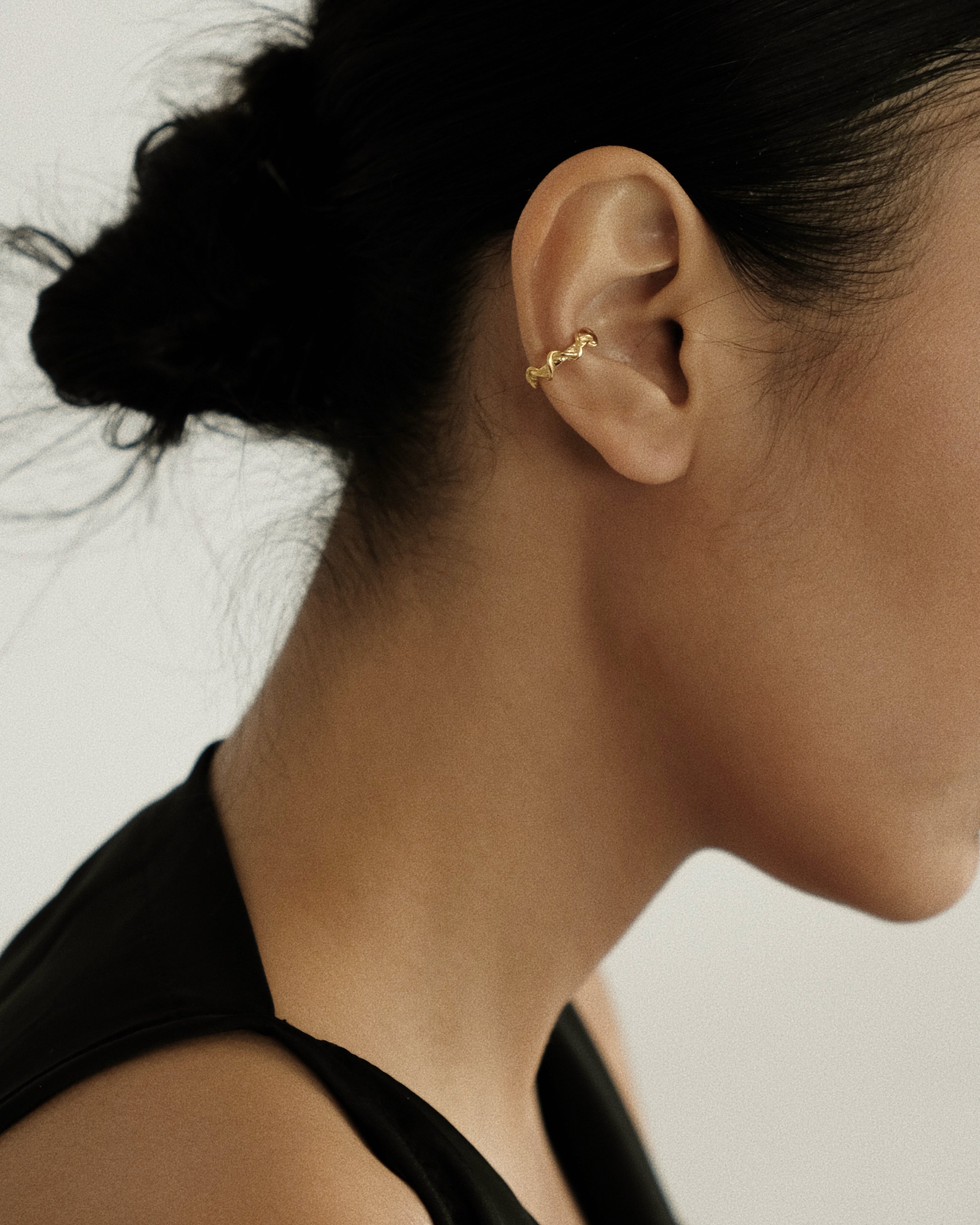 Baia Twist Ear Cuff