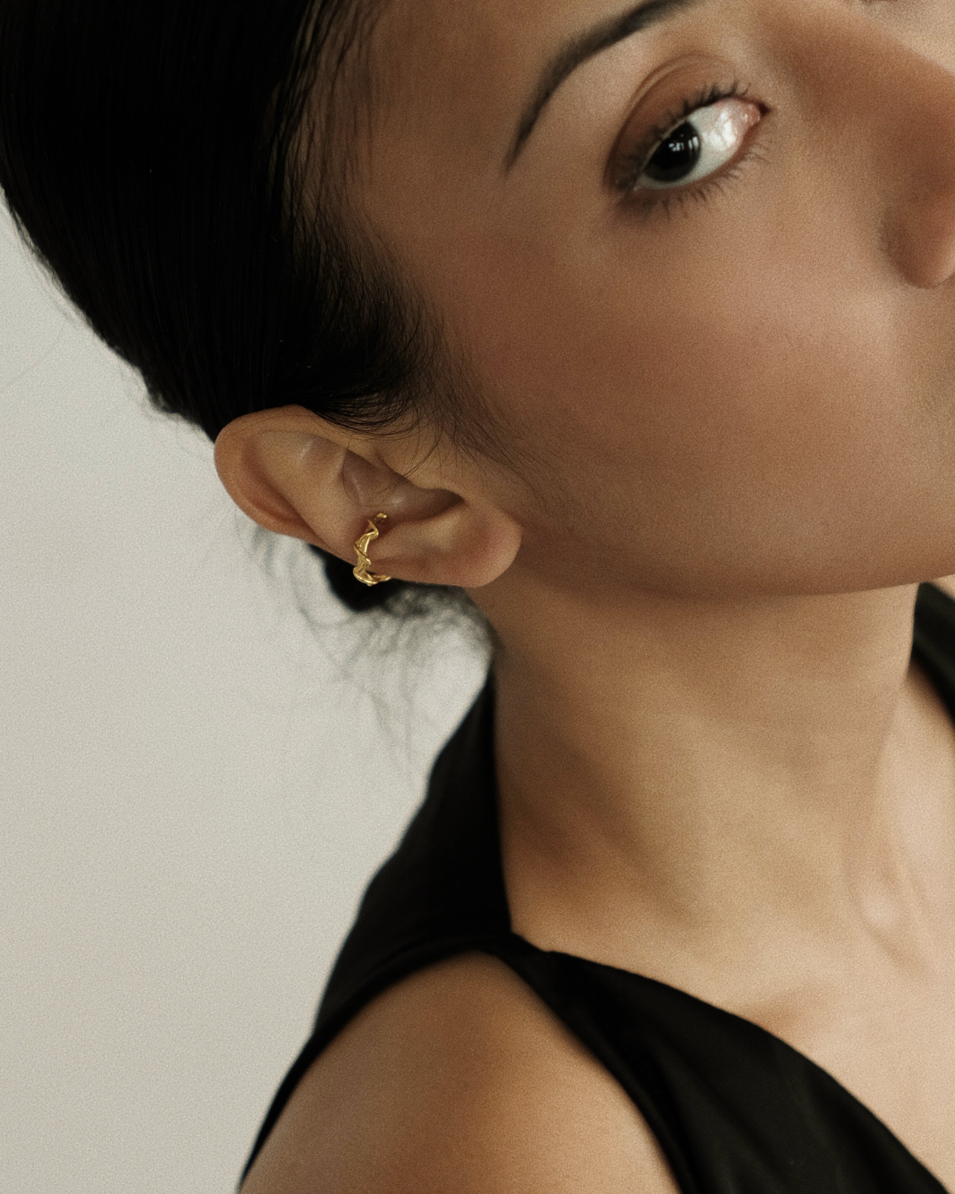 Baia Twist Ear Cuff