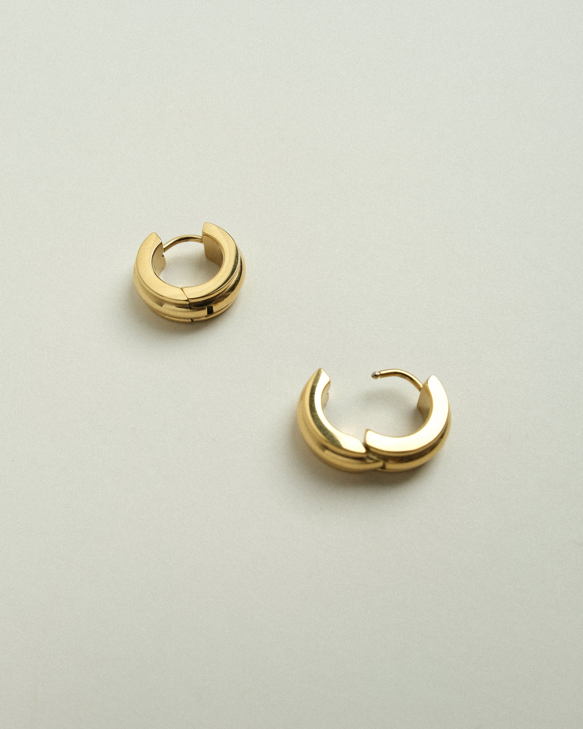 Dohana Vase Huggie Hoop Earrings