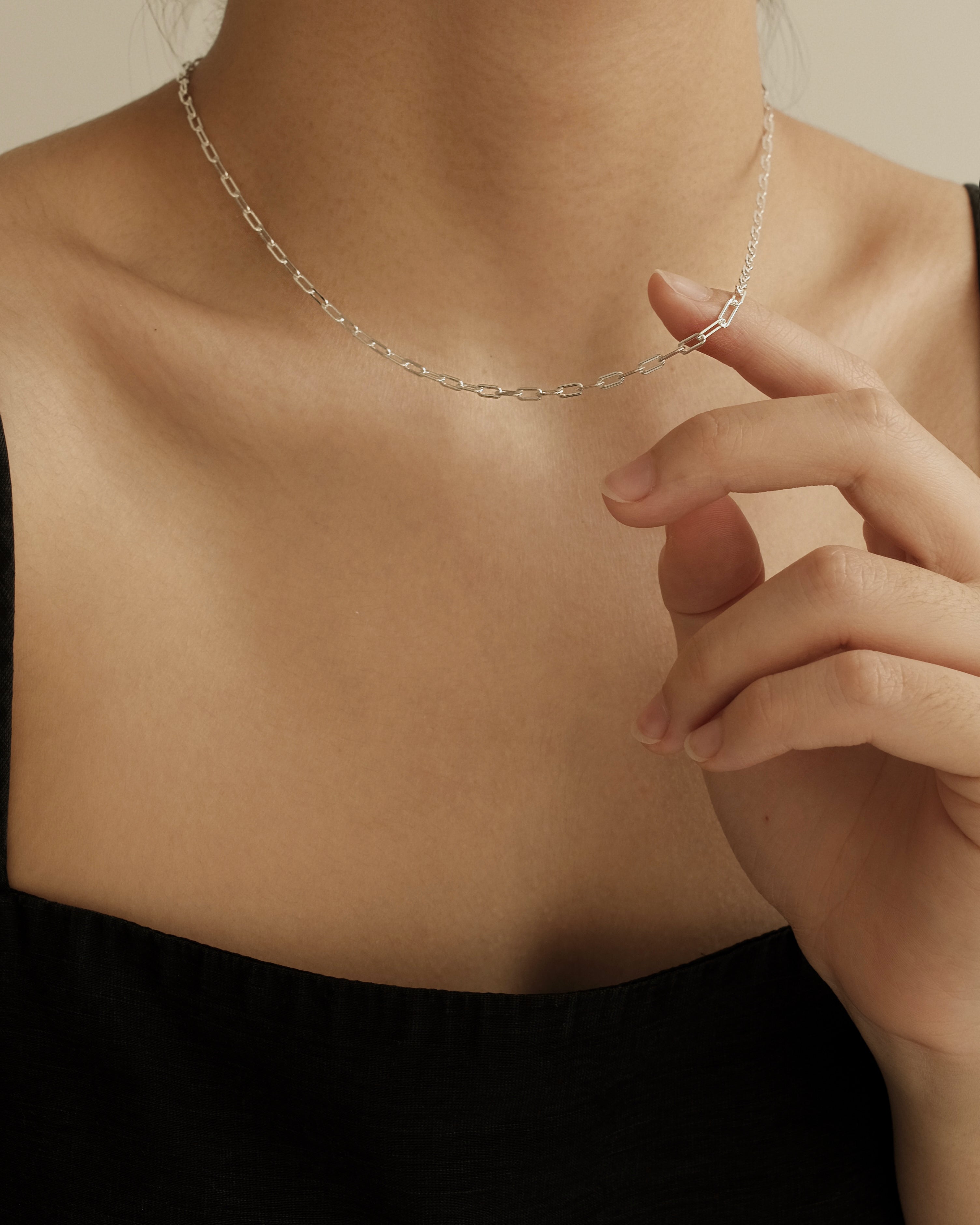 Esther Chain Choker Necklace