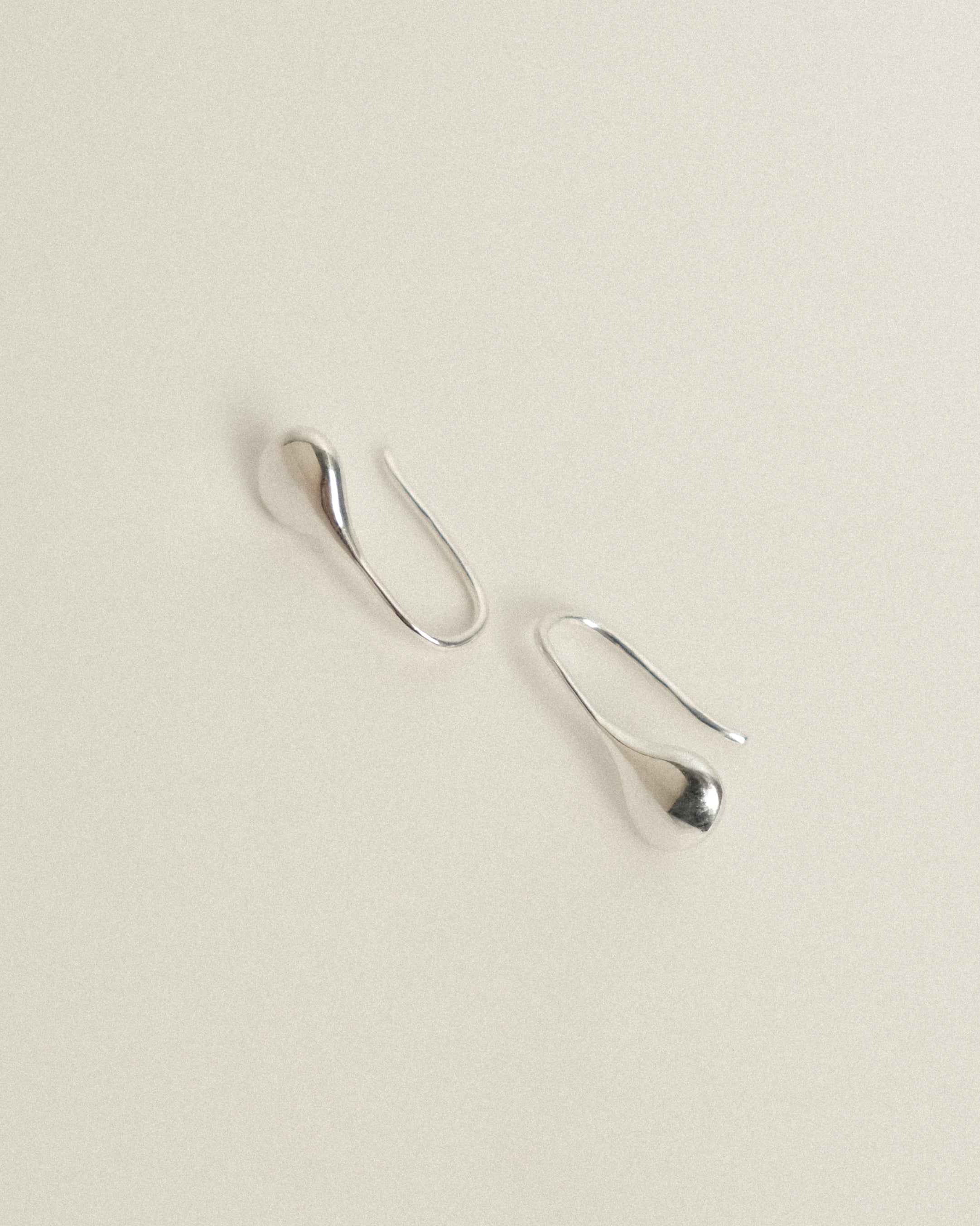 Elara Droplet Dangle Earrings
