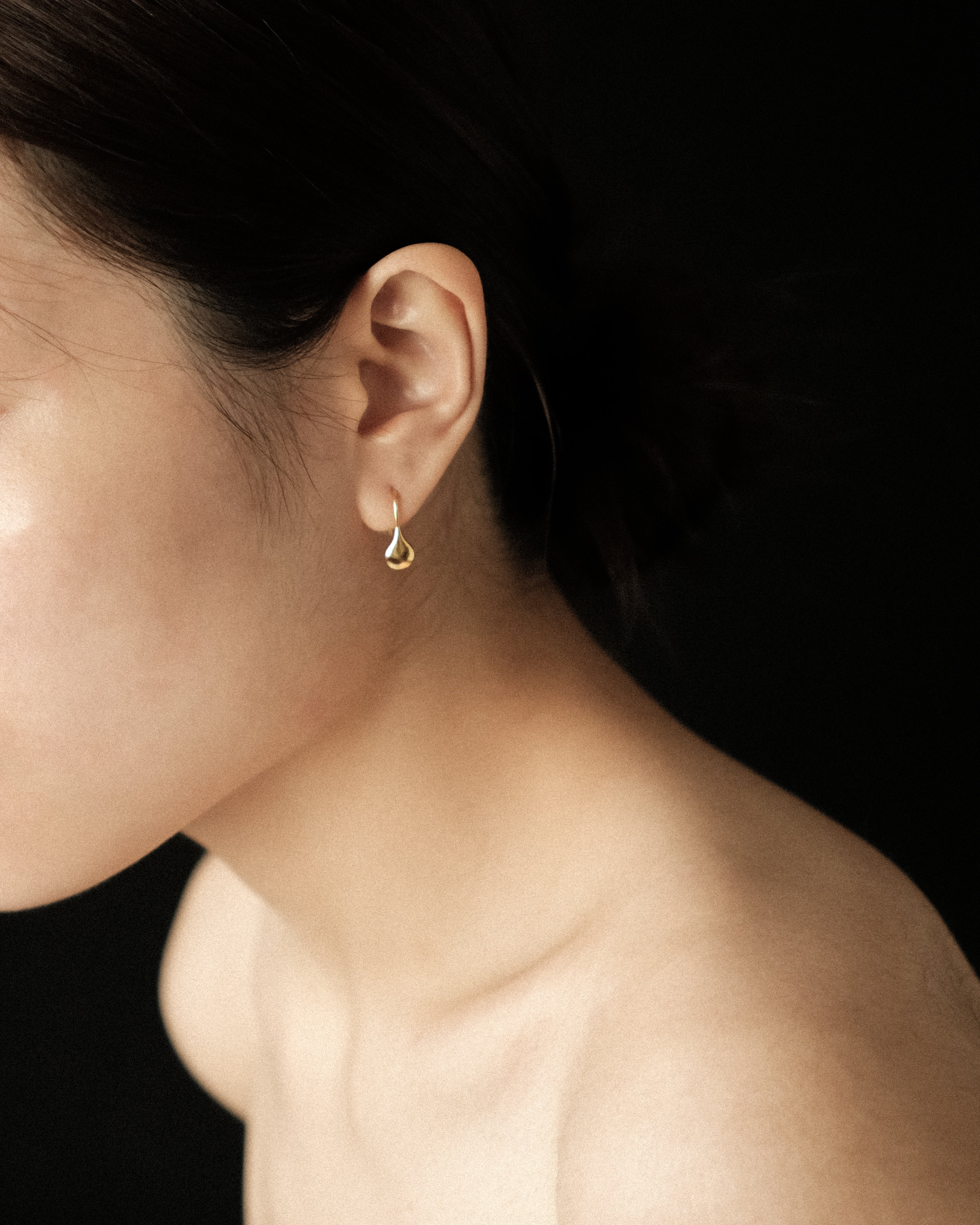 Elara Droplet Dangle Earrings