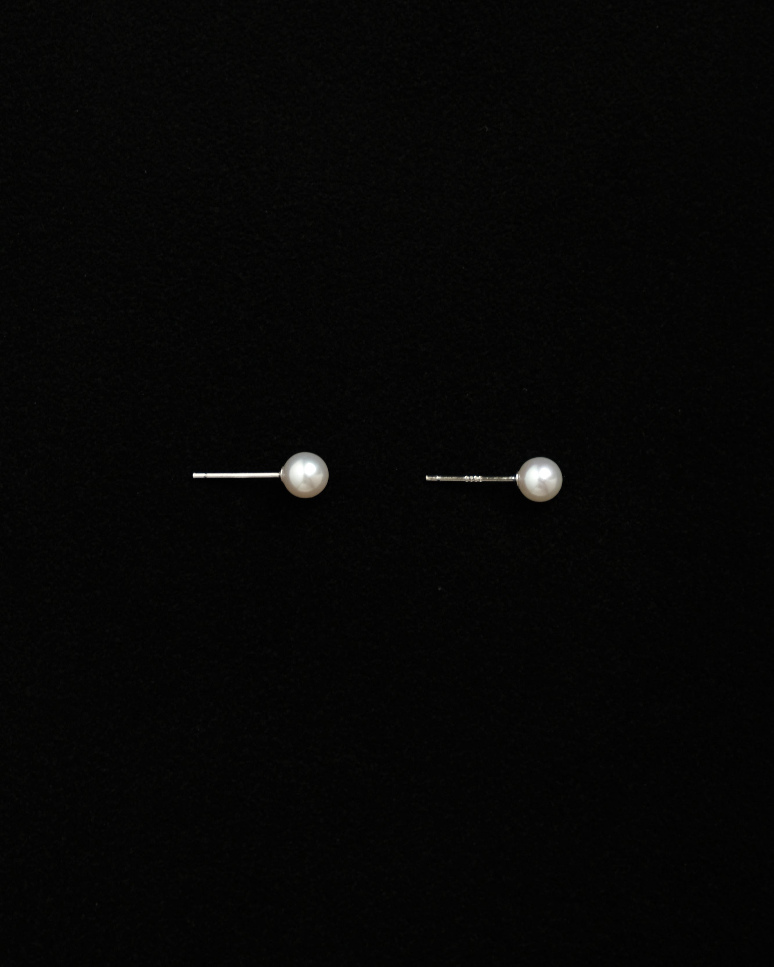 Anri Fresh Water Pearl Stud Earrings