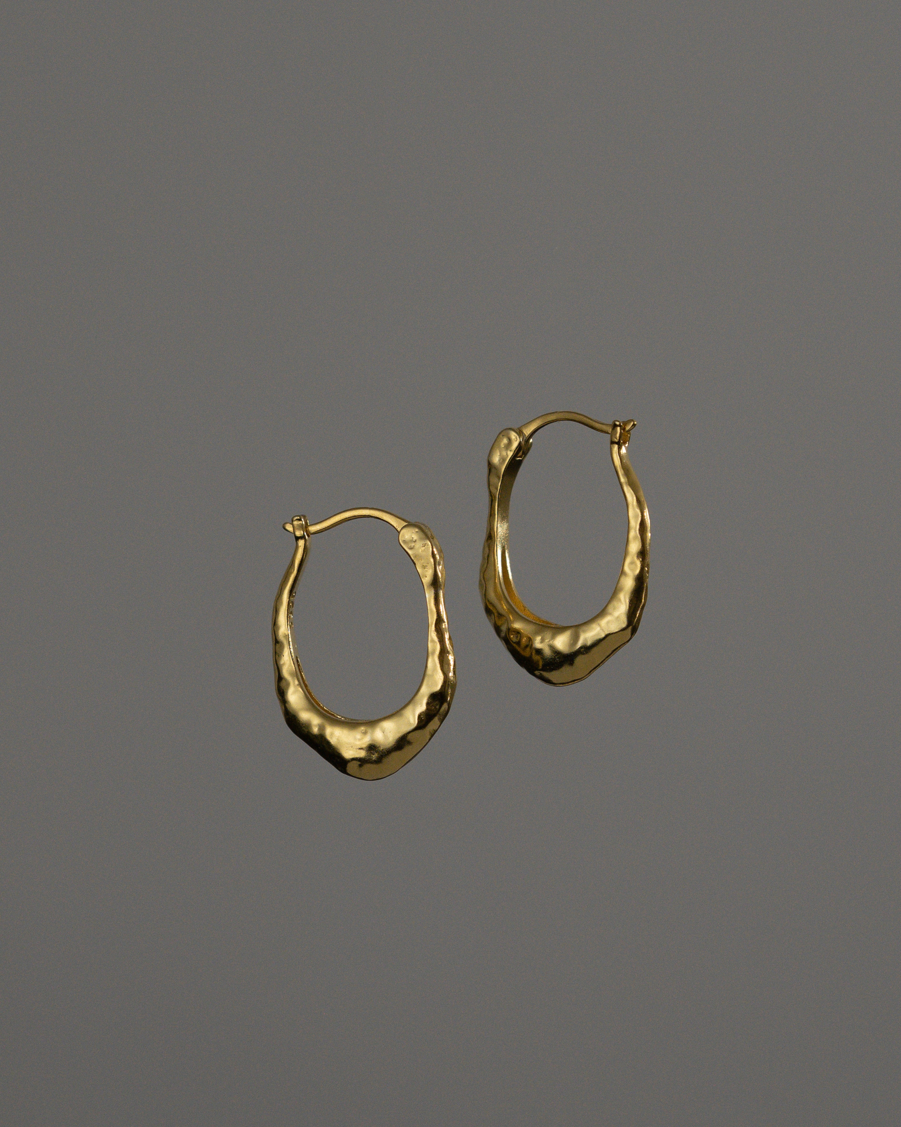 Jeune U shape Hammered Hoop Earrings