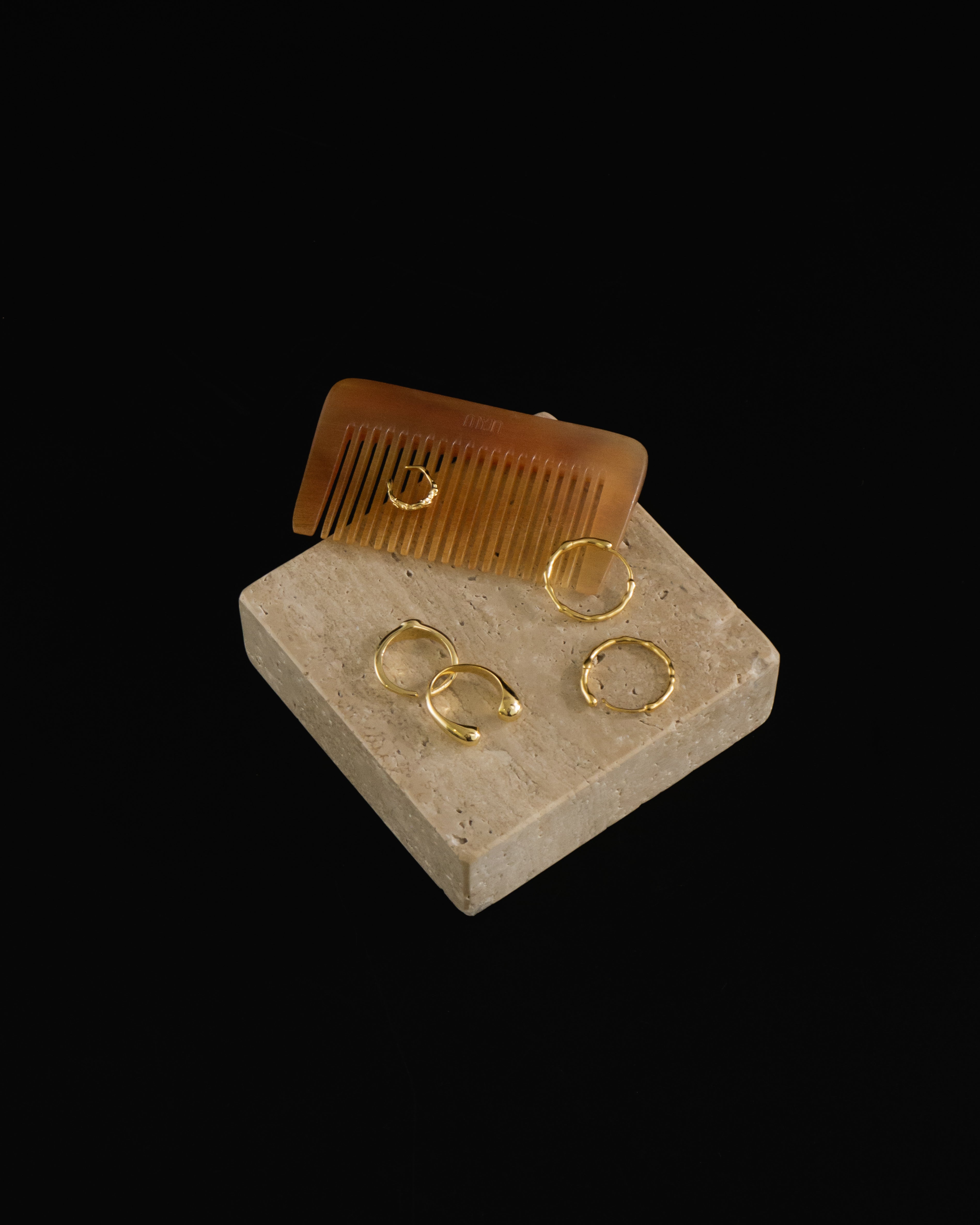 The Horn Comb 002