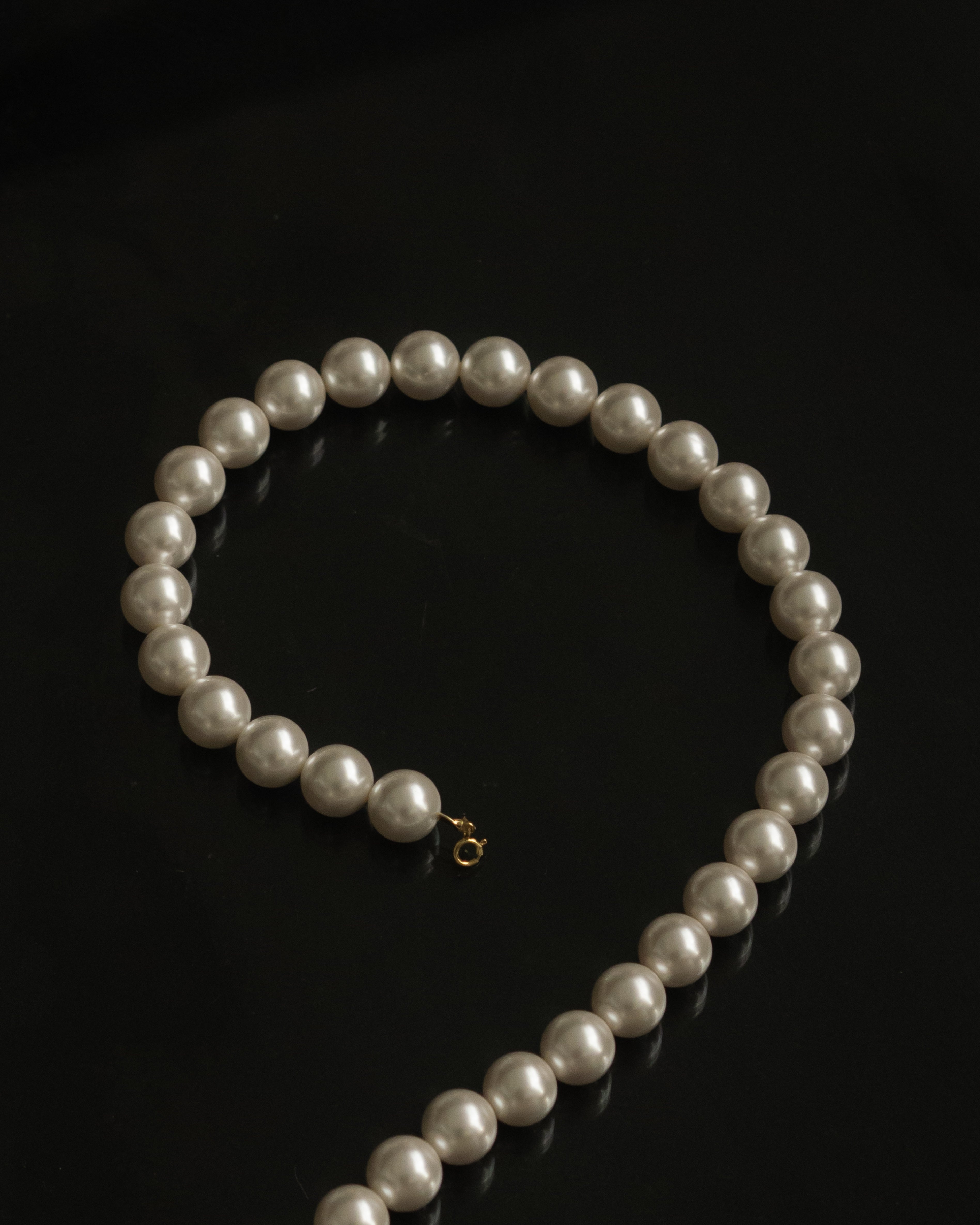 Bold Ayaka Crystal Pearl Necklace