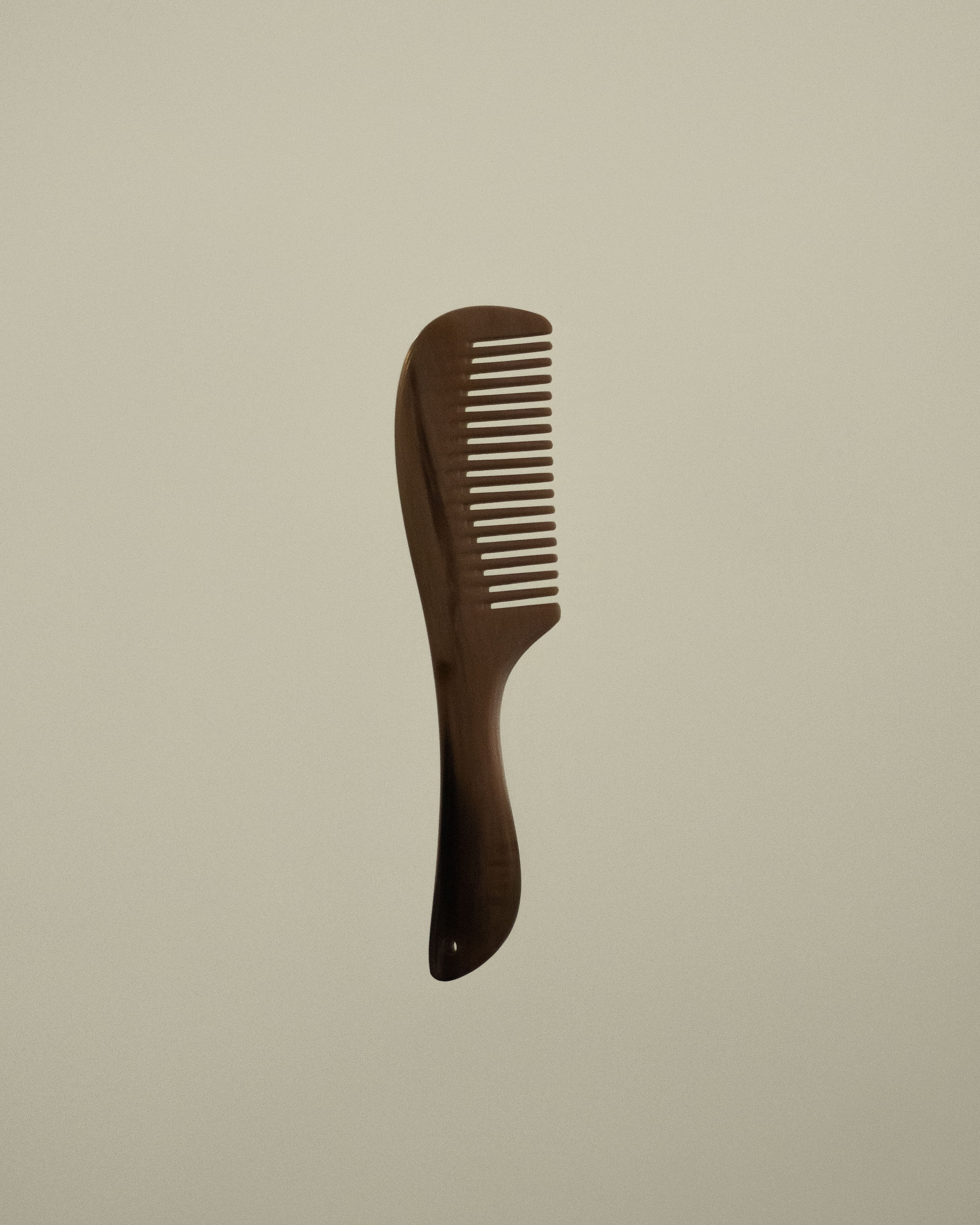 The Petite Dresser Horn Comb