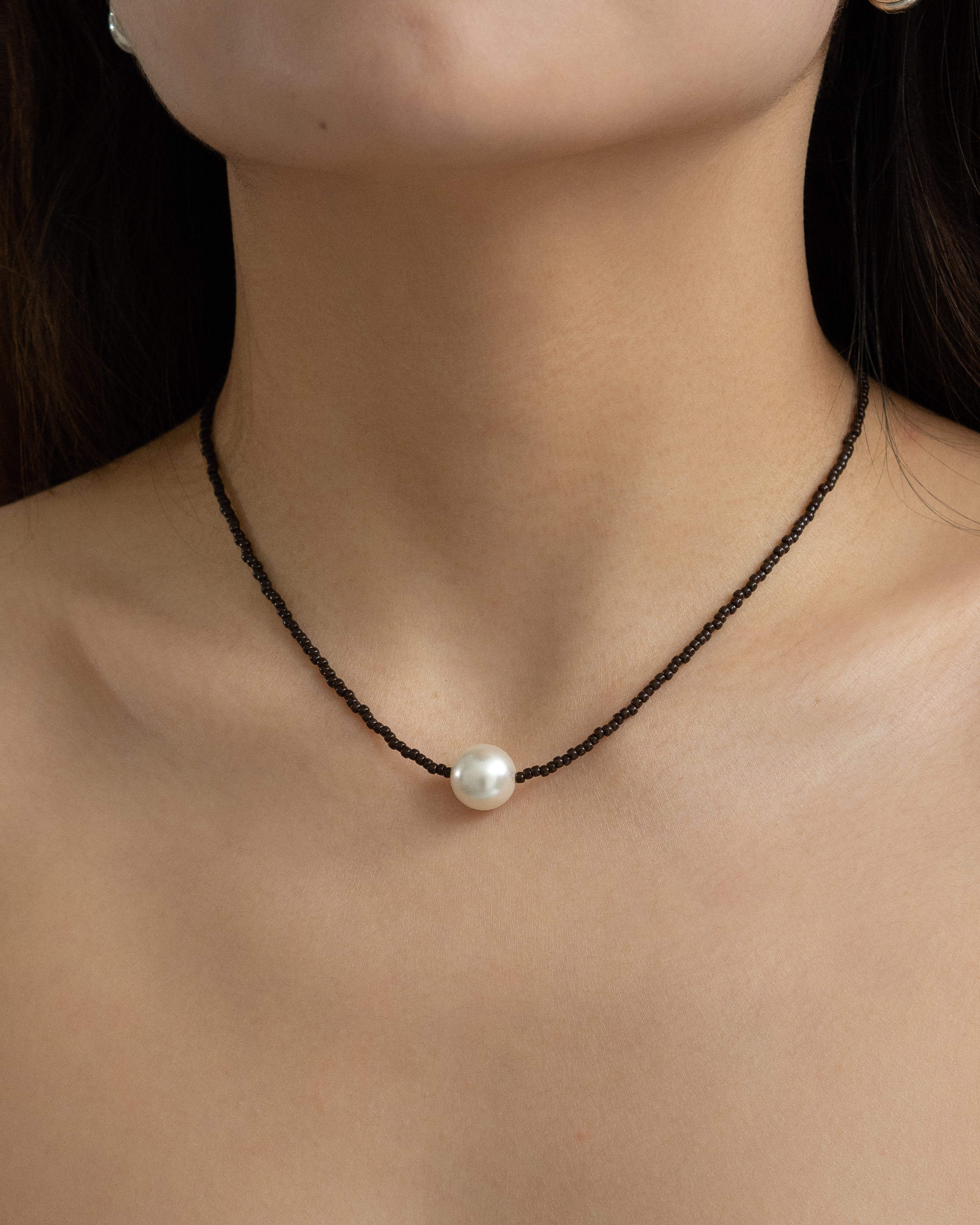 Pearl necklace sale with black string