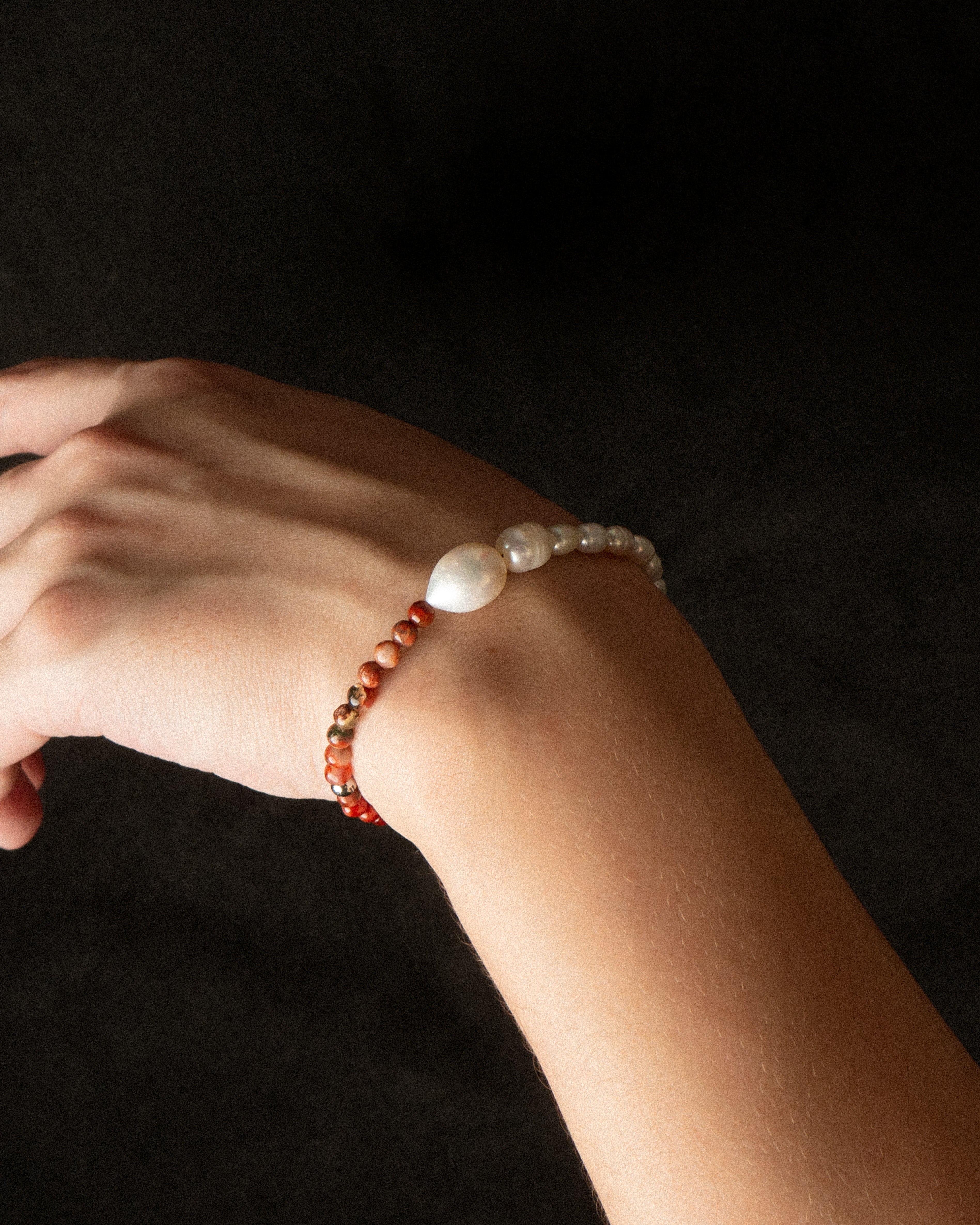 Rava Moss Agate Pearl Bracelet