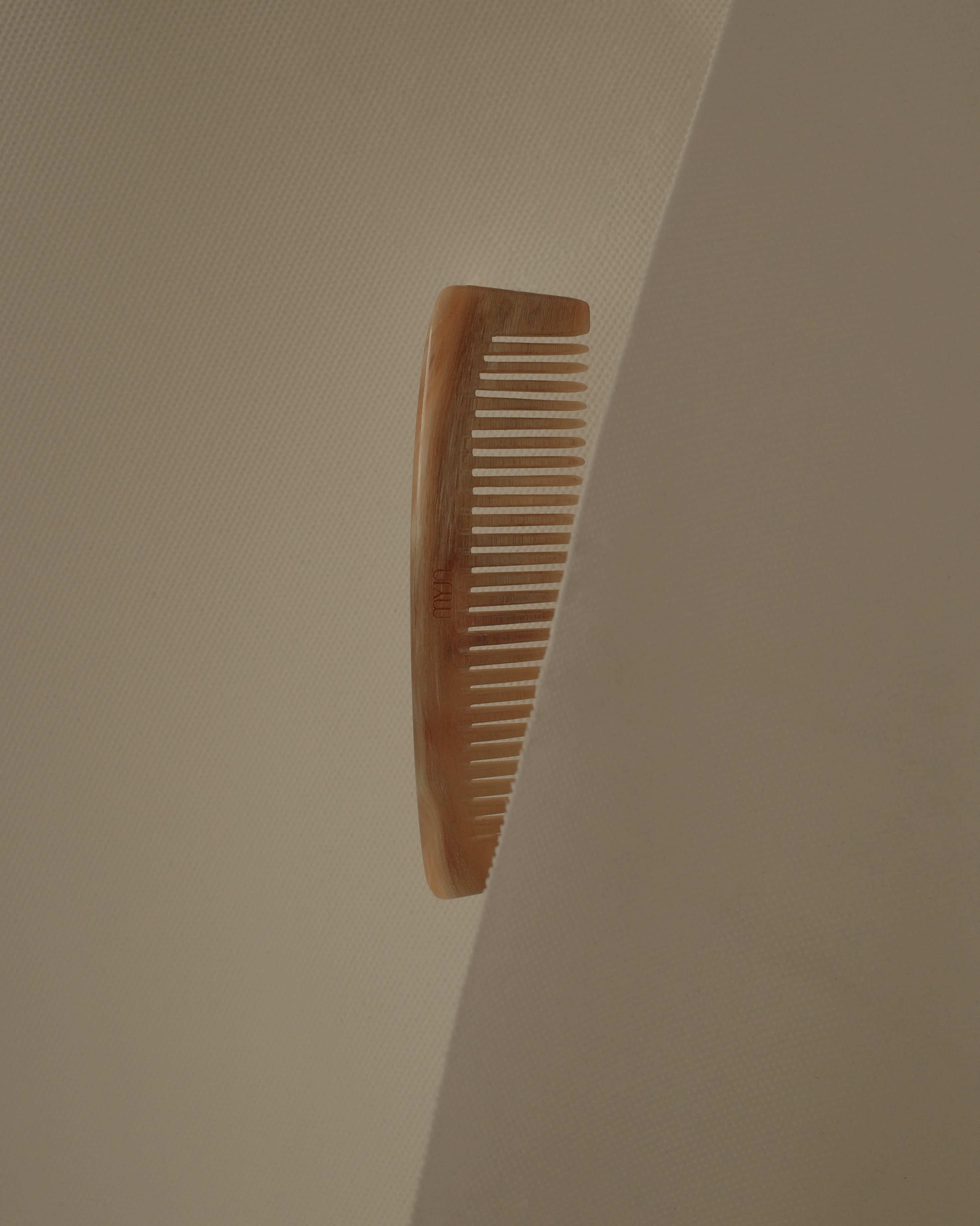 The Nude Classic Horn Comb